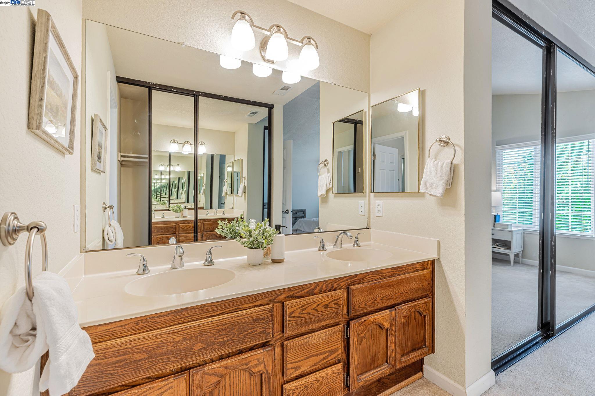 3162 Paseo Robles