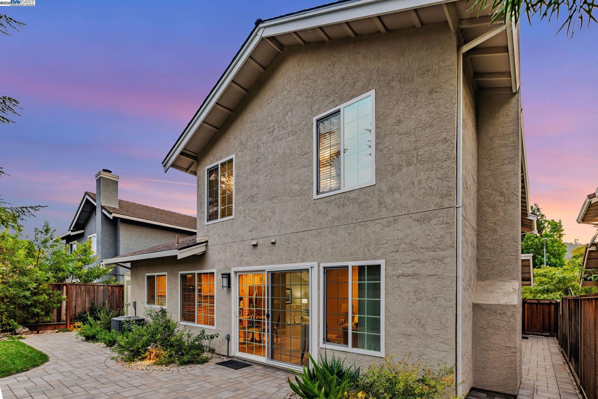 3162 Paseo Robles