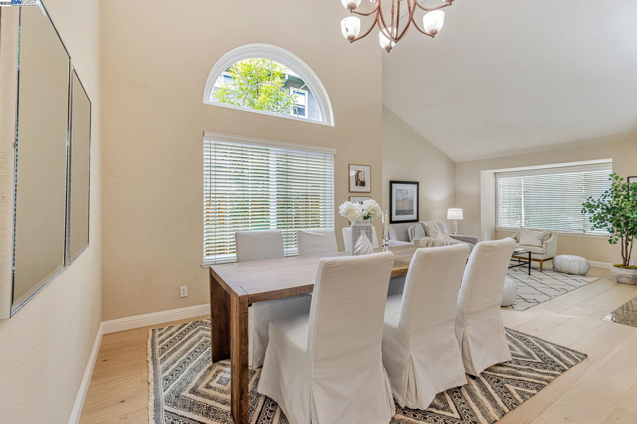 3162 Paseo Robles