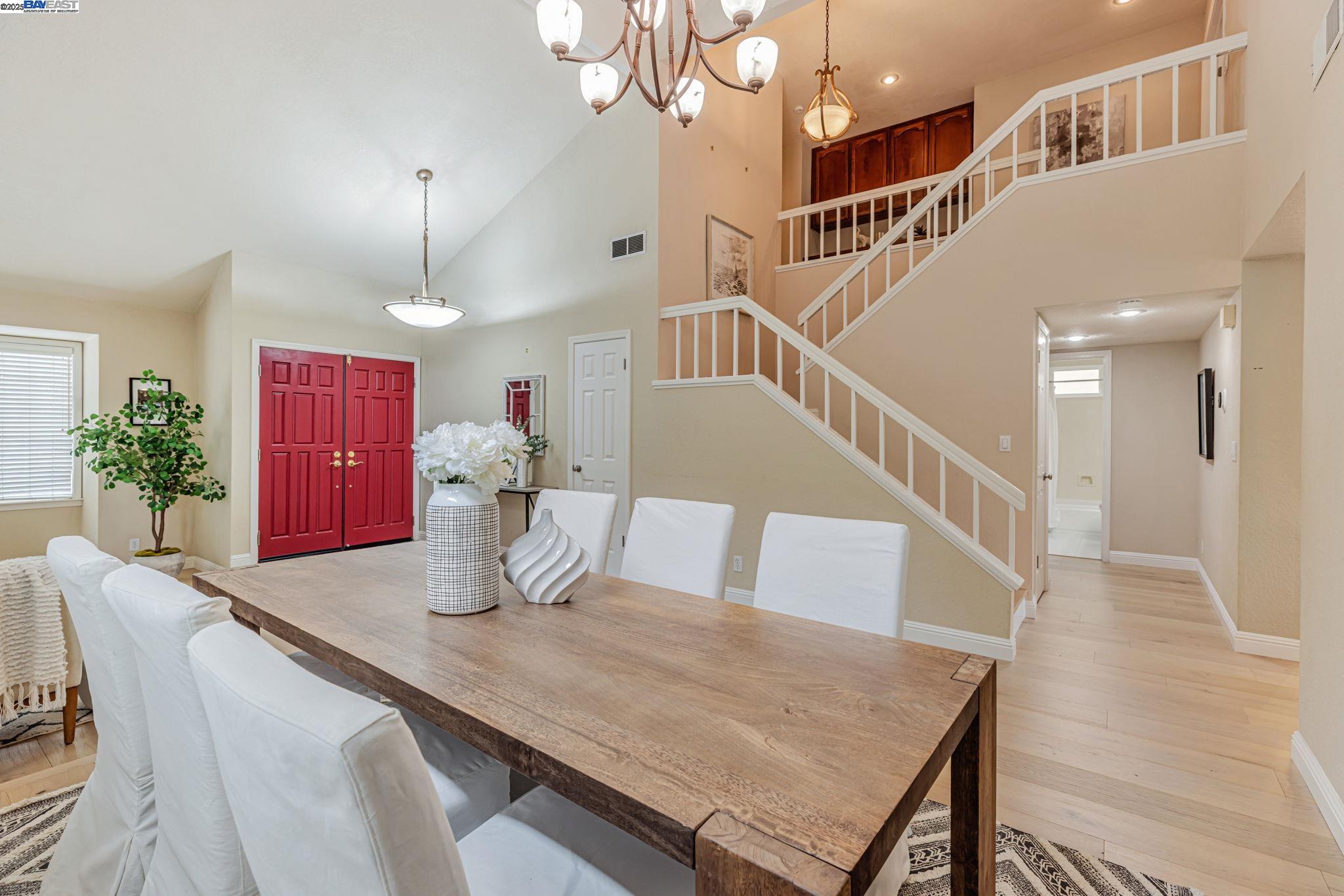 3162 Paseo Robles