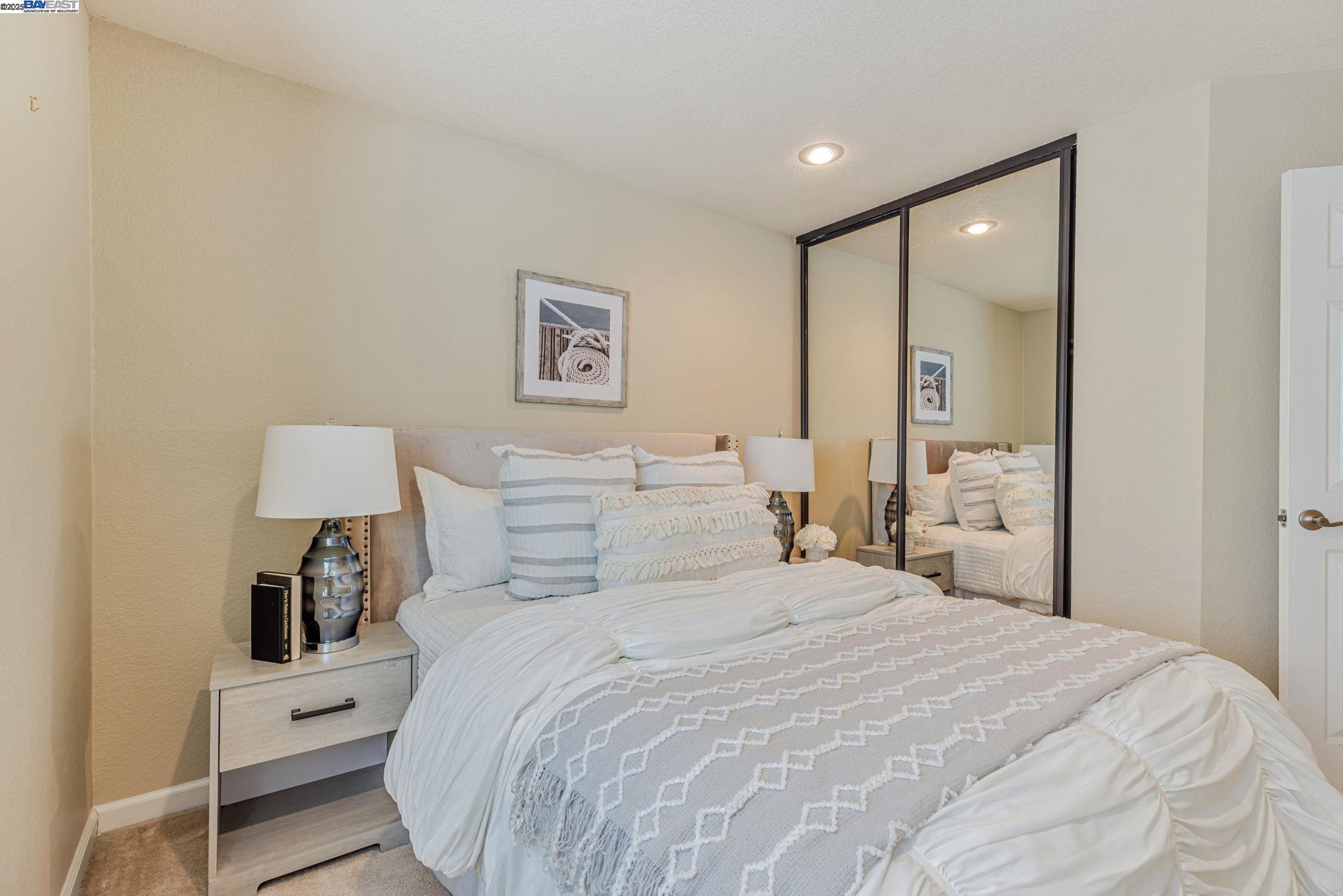 3162 Paseo Robles