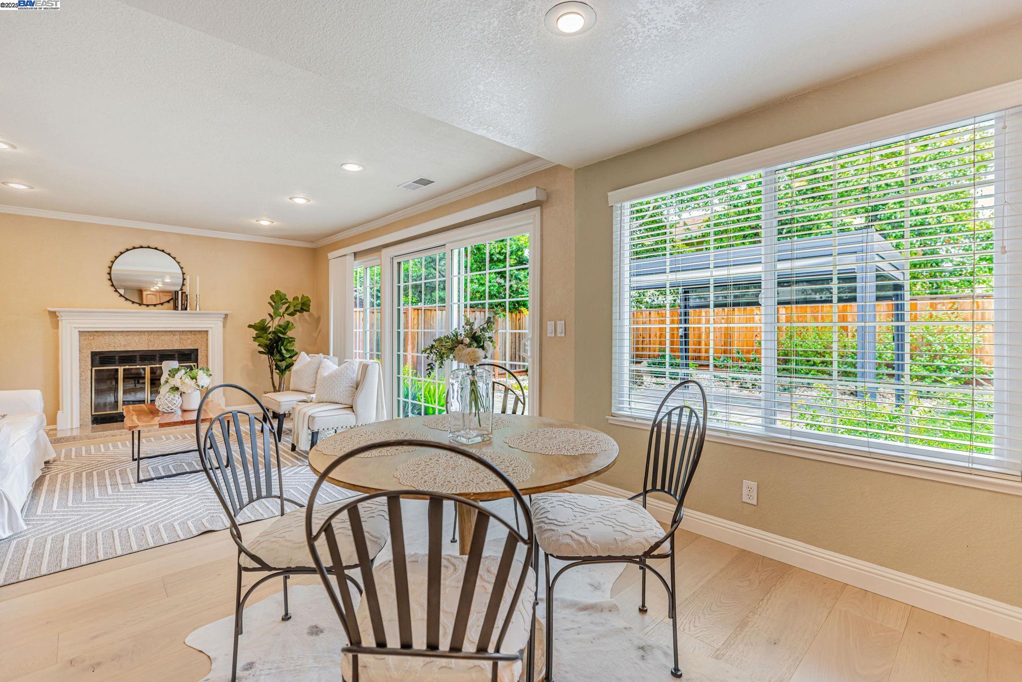3162 Paseo Robles
