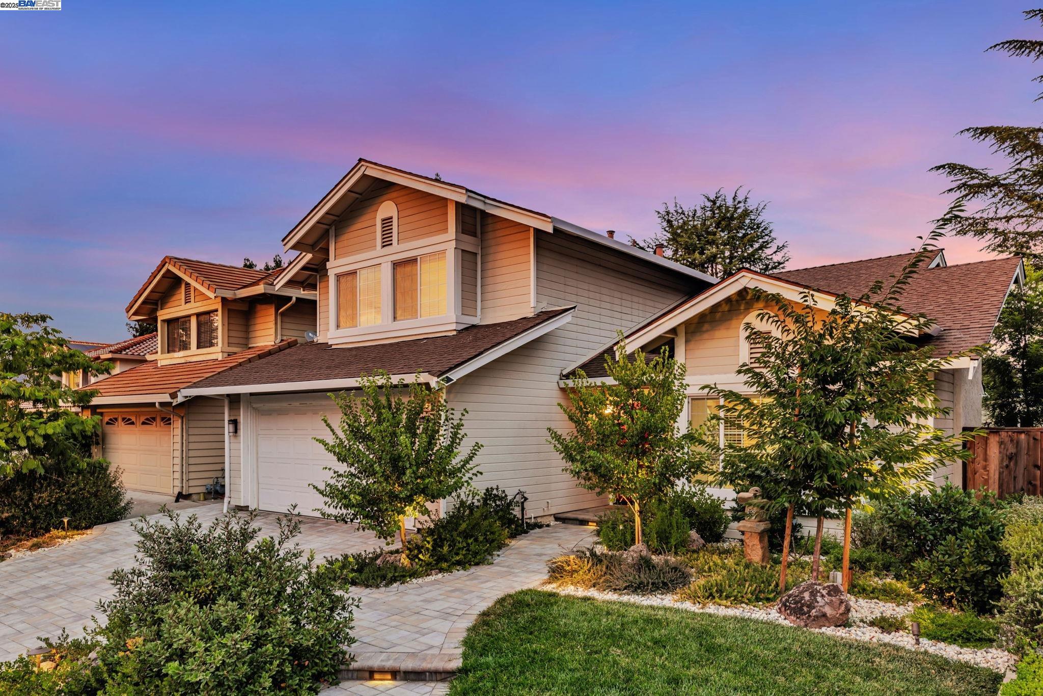 3162 Paseo Robles