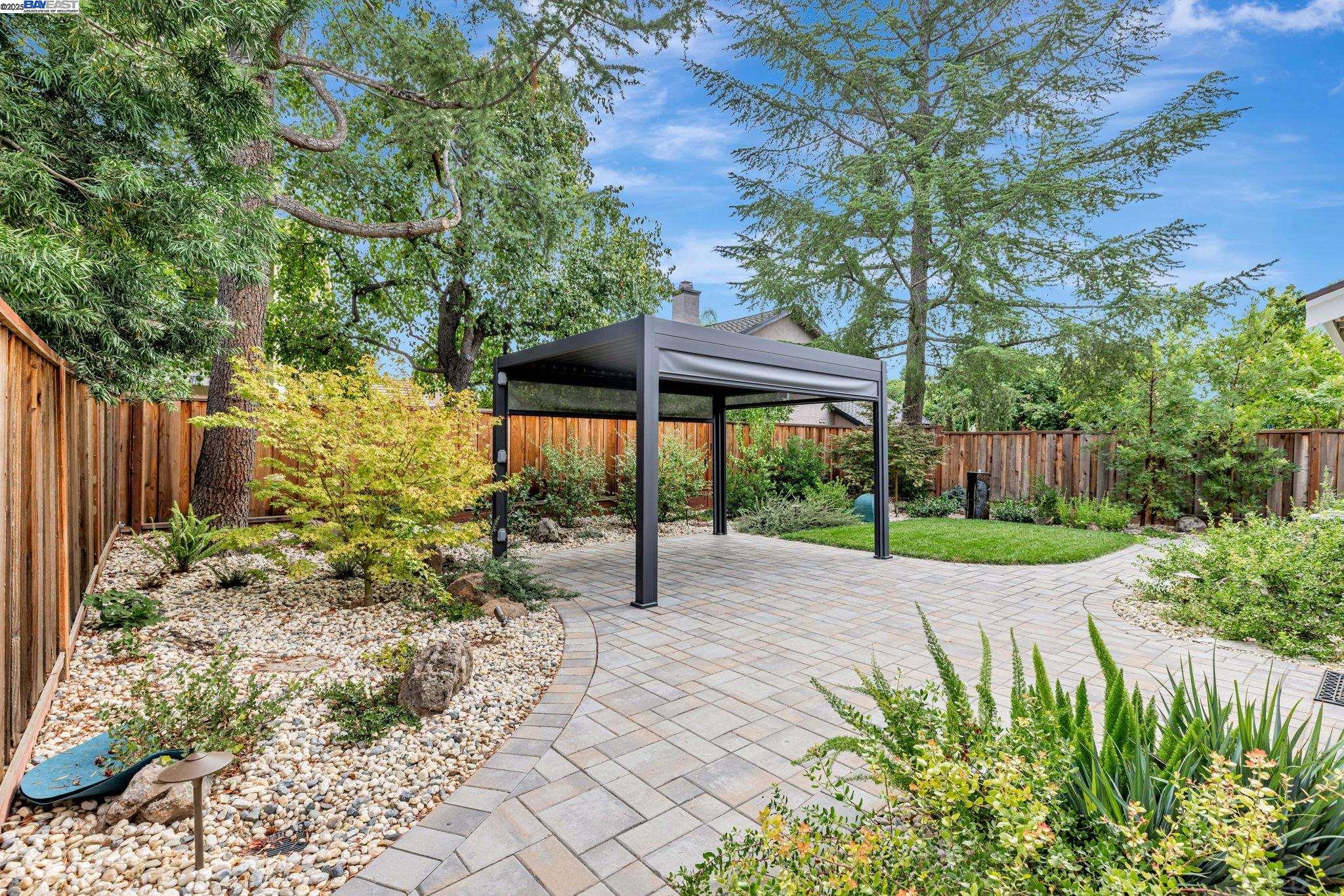 3162 Paseo Robles