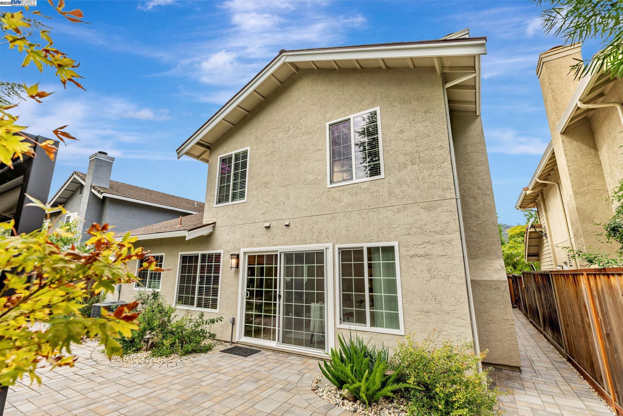 3162 Paseo Robles