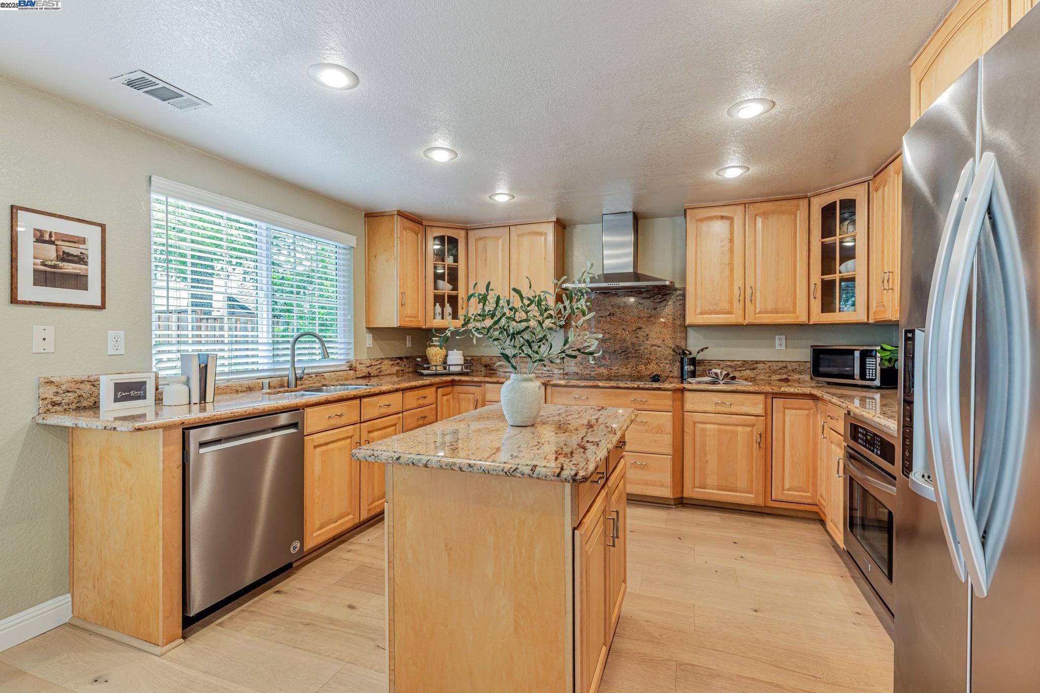 3162 Paseo Robles