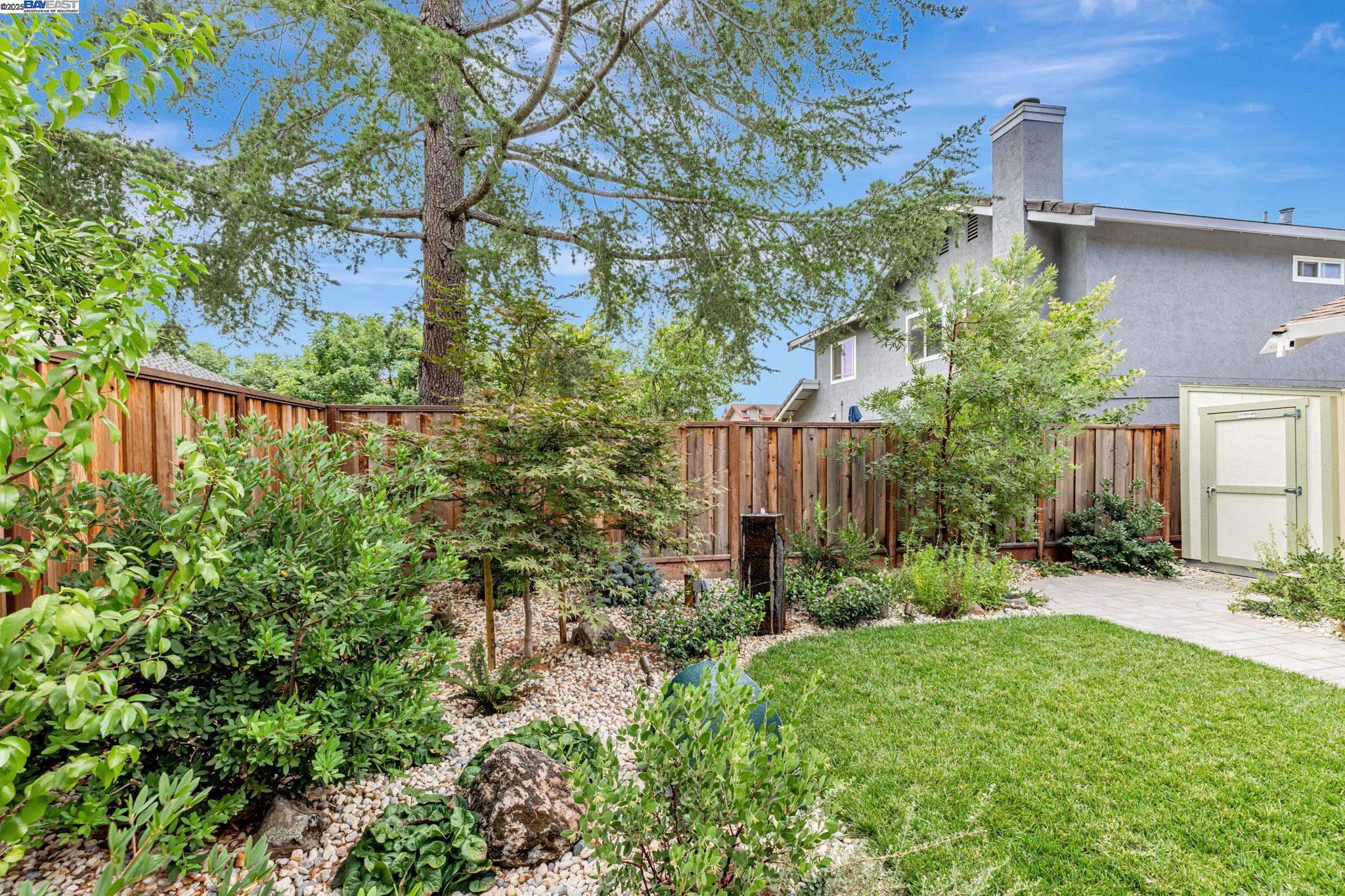 3162 Paseo Robles