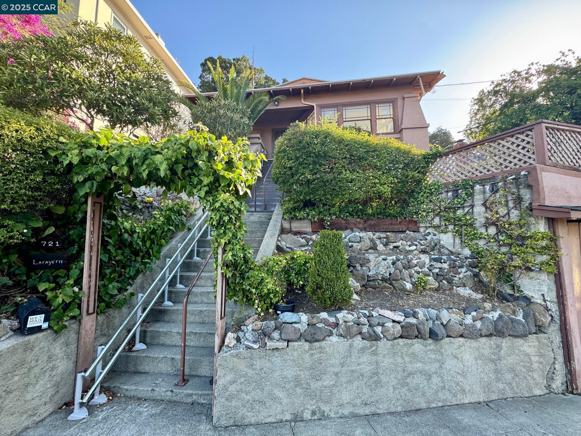 271 Lafayette Street
