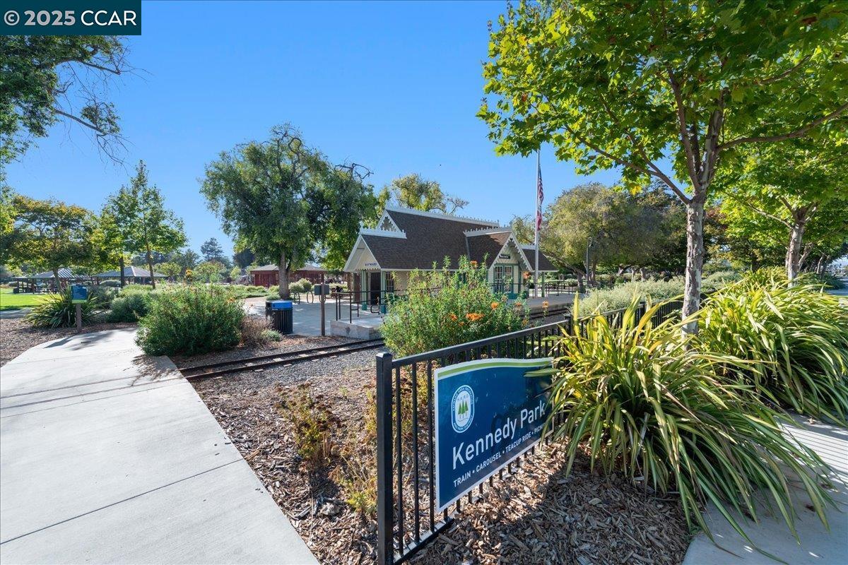 2356 Bermuda Ln