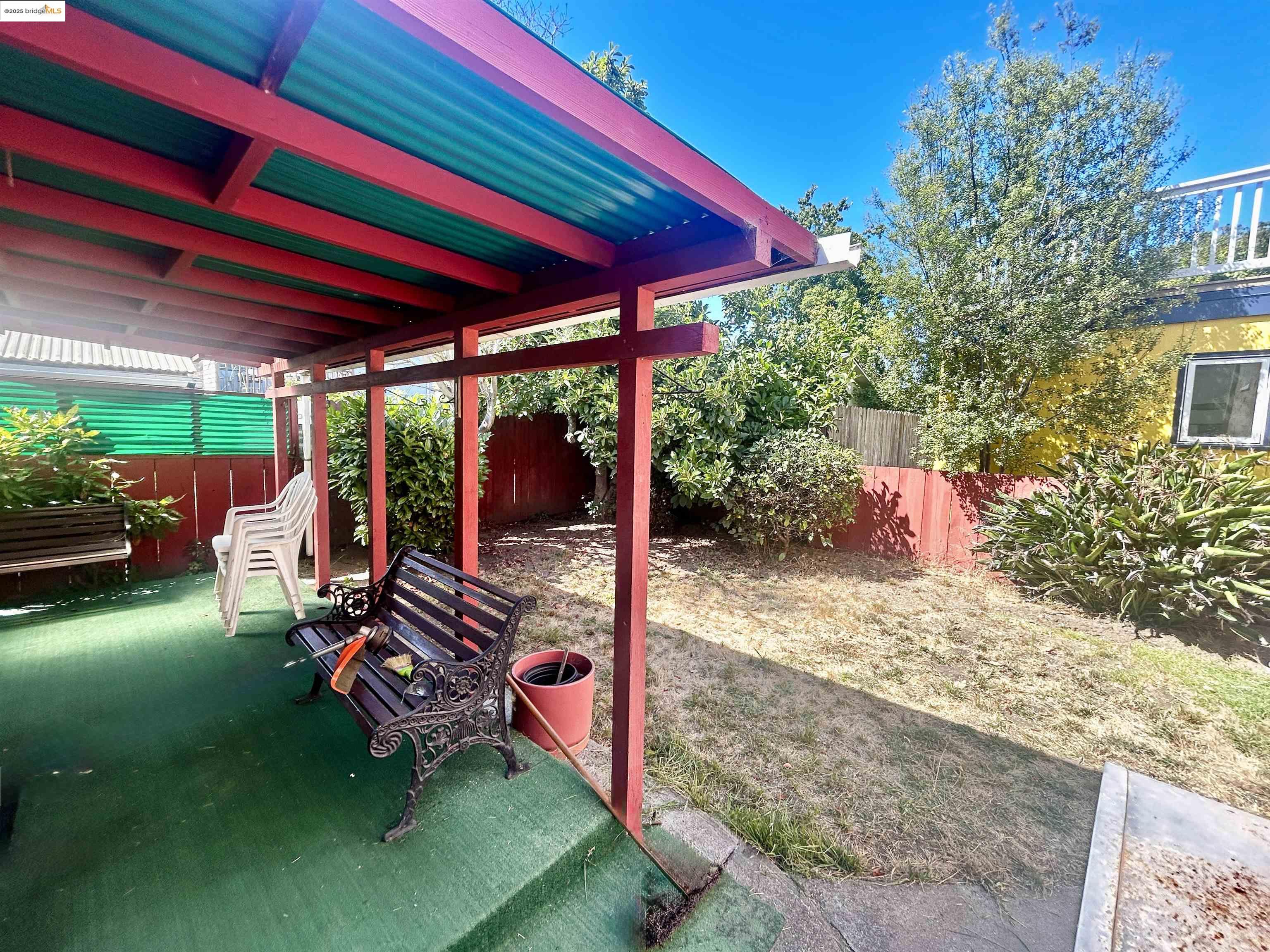 1046 Santa Fe Ave