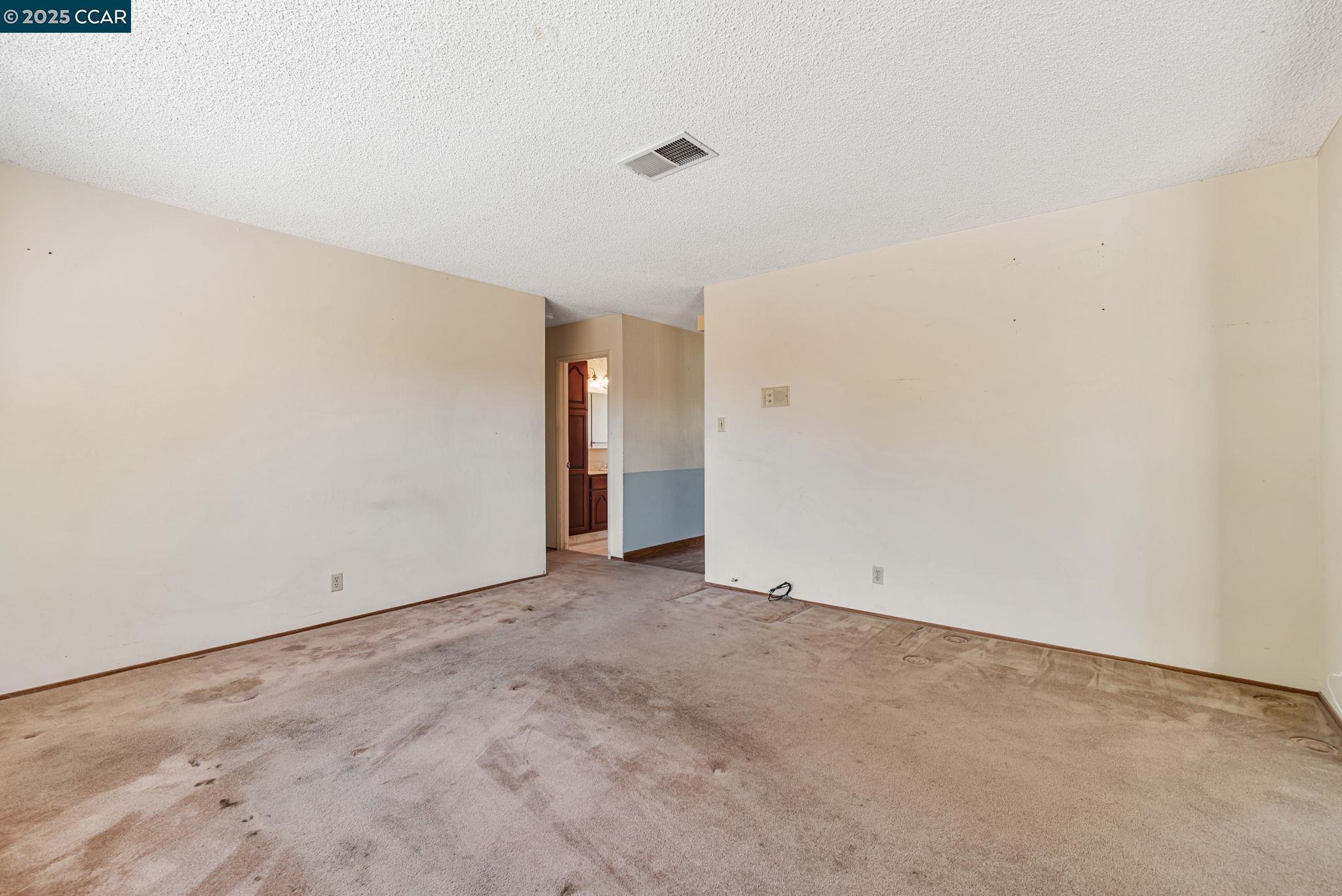 1201 Illinois Ct