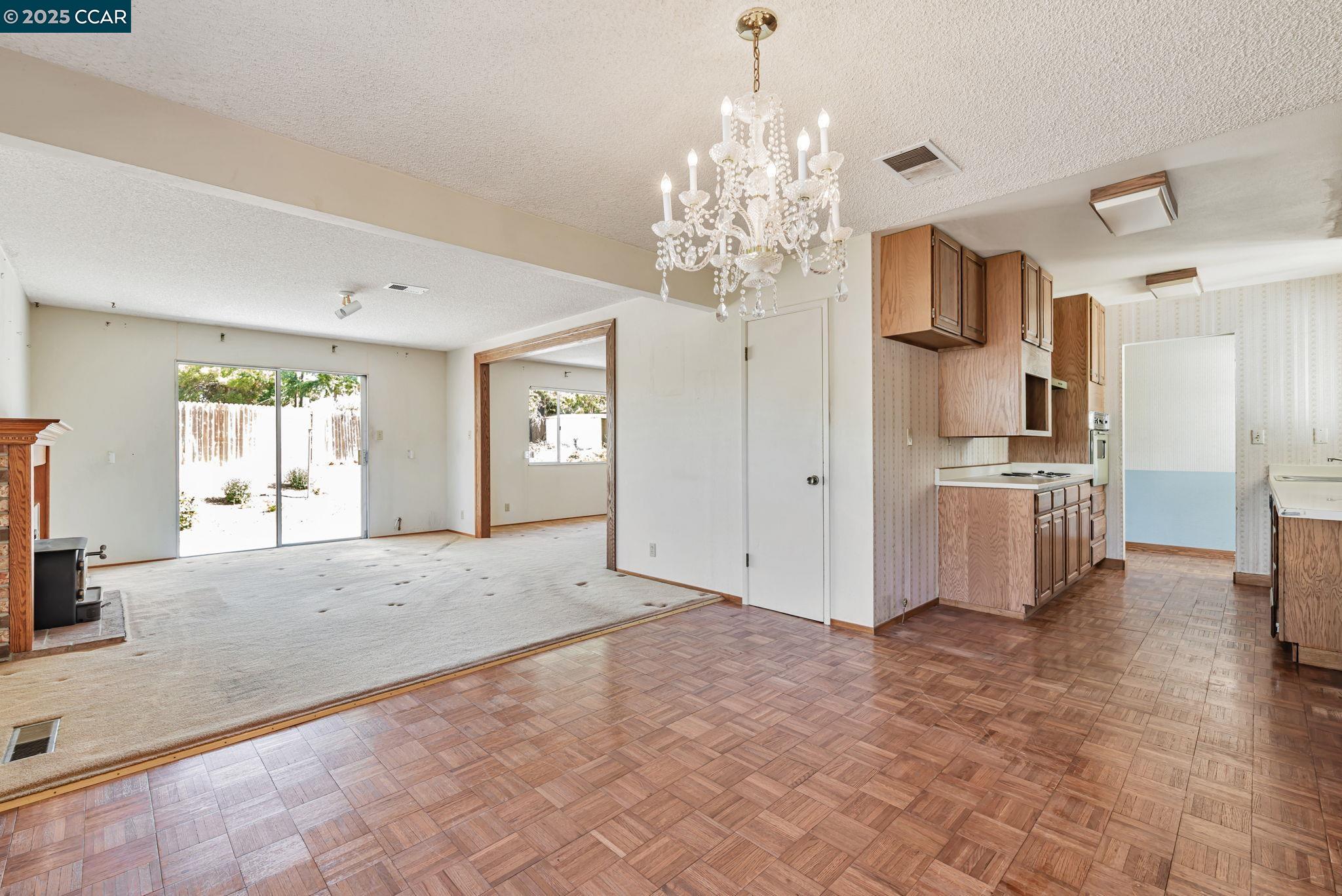 1201 Illinois Ct