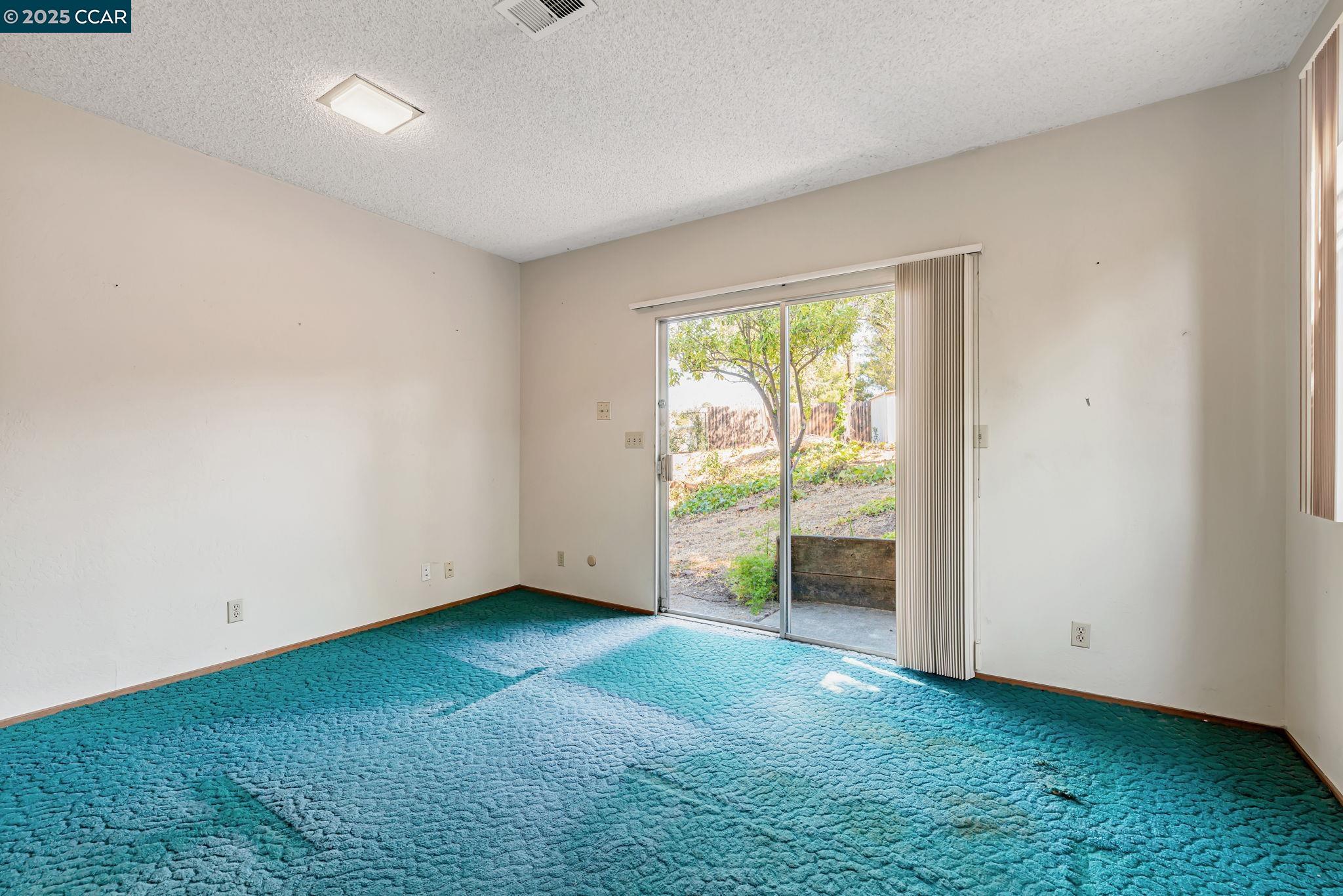 1201 Illinois Ct