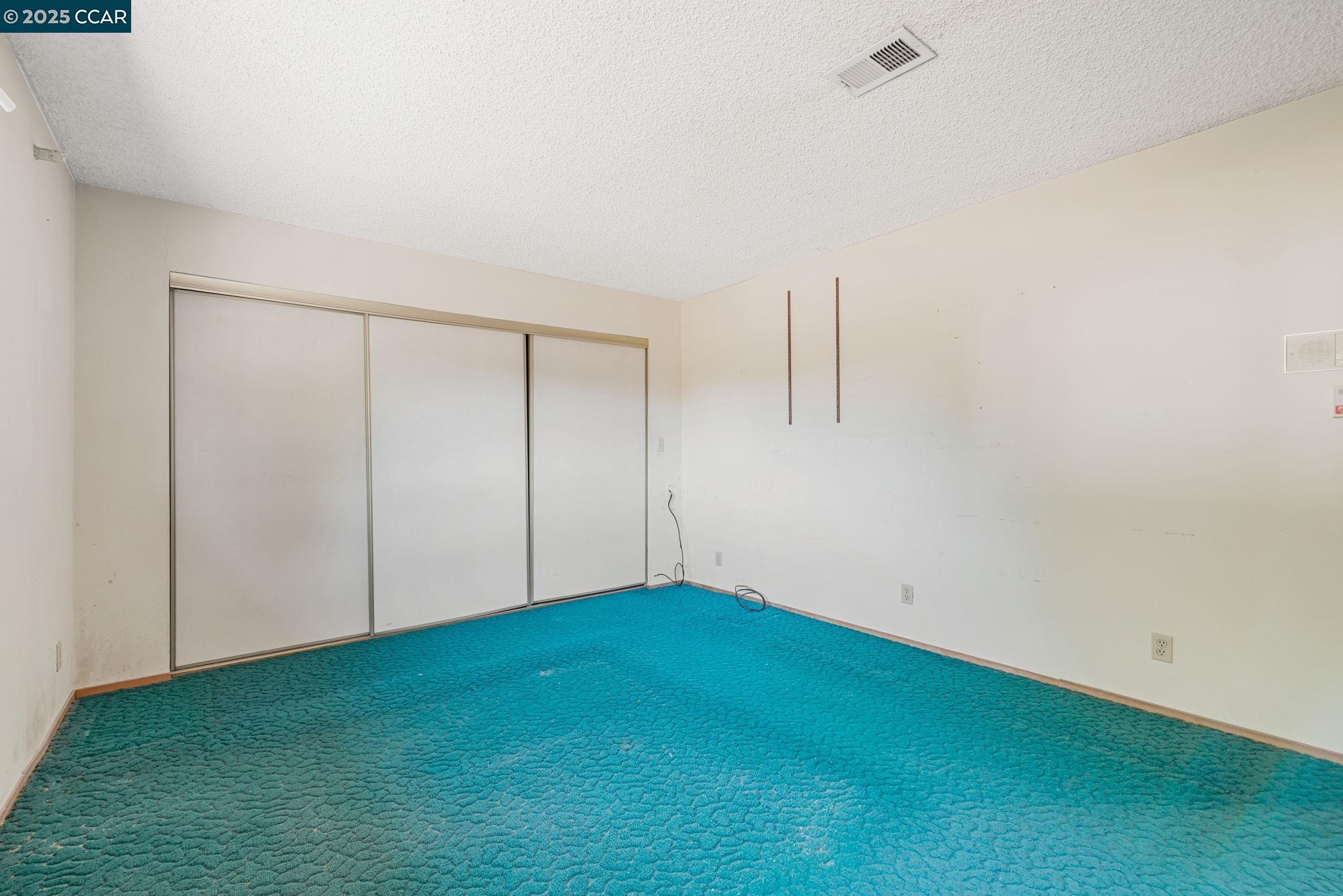1201 Illinois Ct