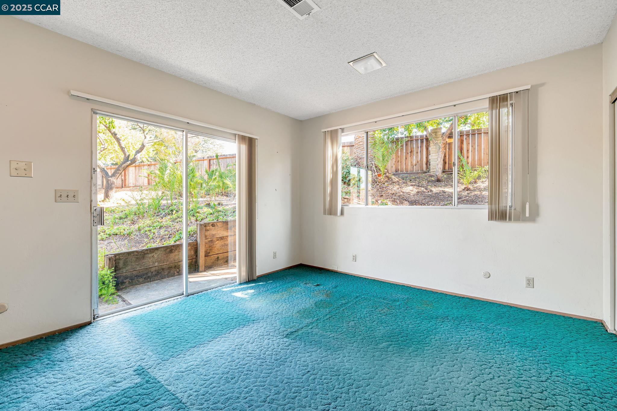 1201 Illinois Ct
