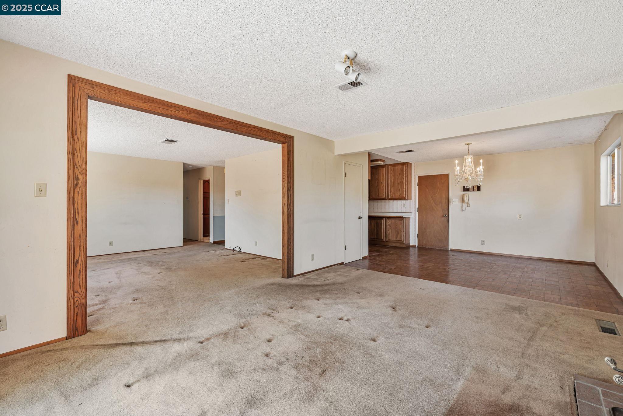 1201 Illinois Ct