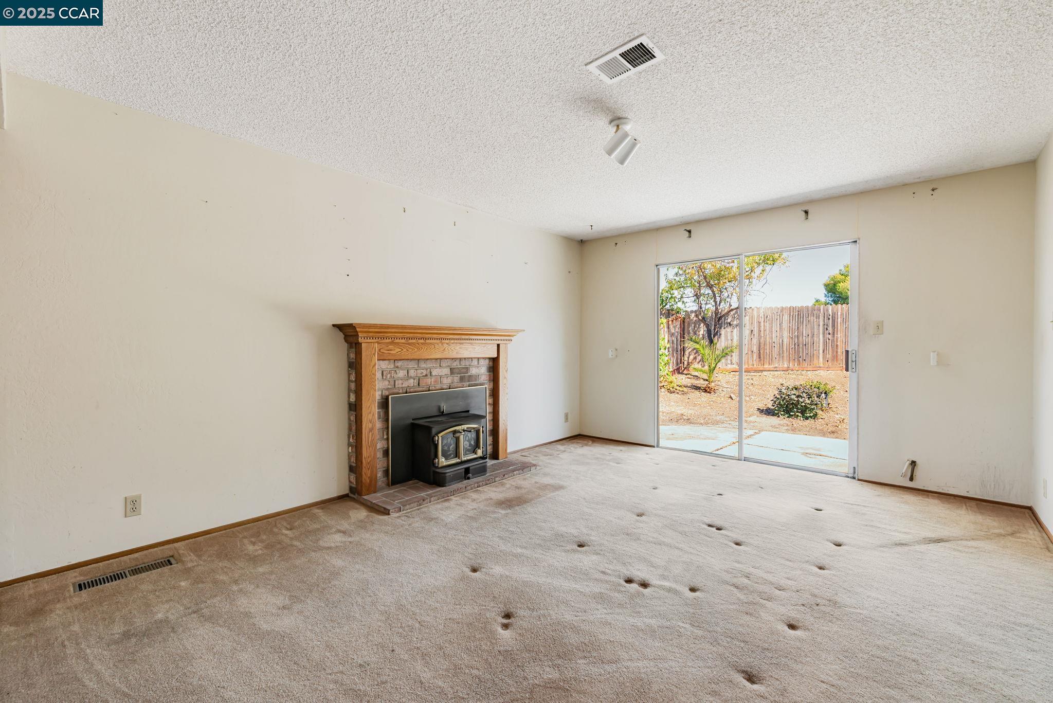 1201 Illinois Ct