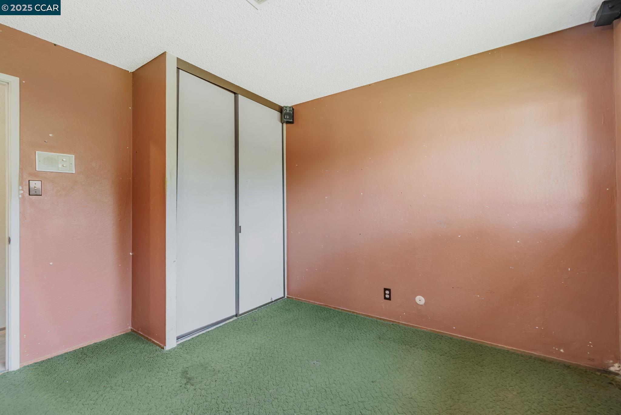 1201 Illinois Ct