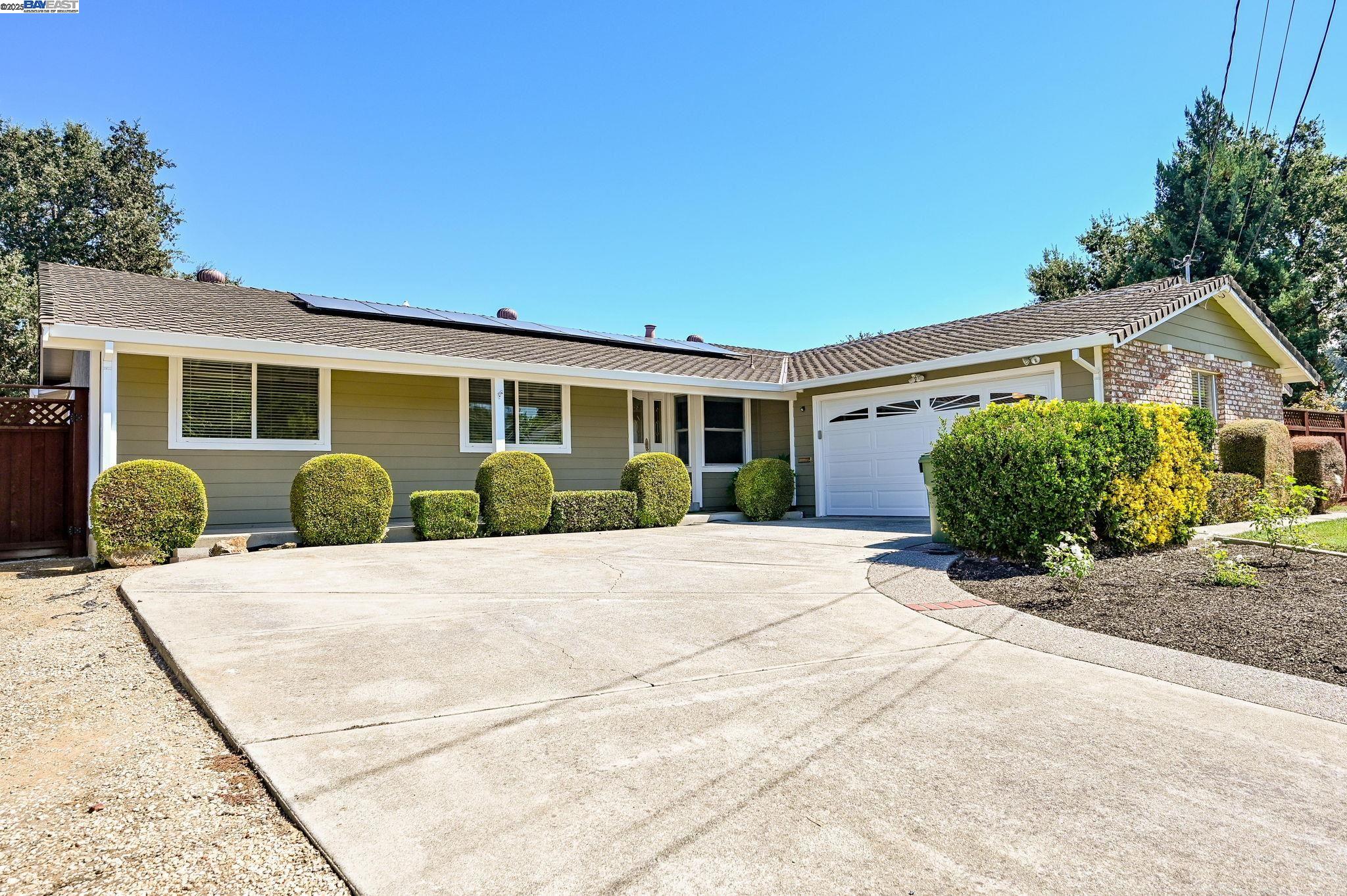 17 Dogwood Ct