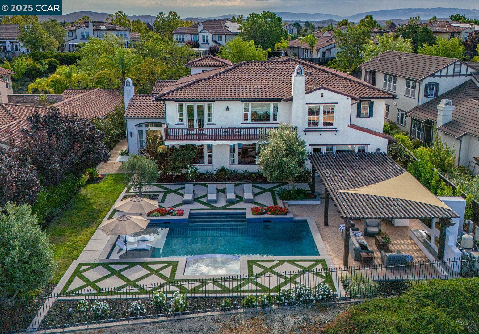 5436 Heatherland Dr