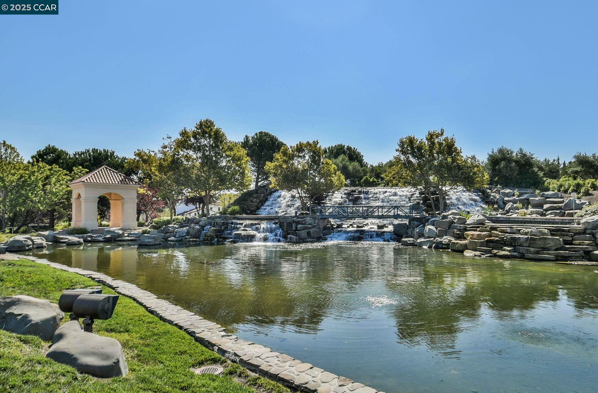 5436 Heatherland Dr