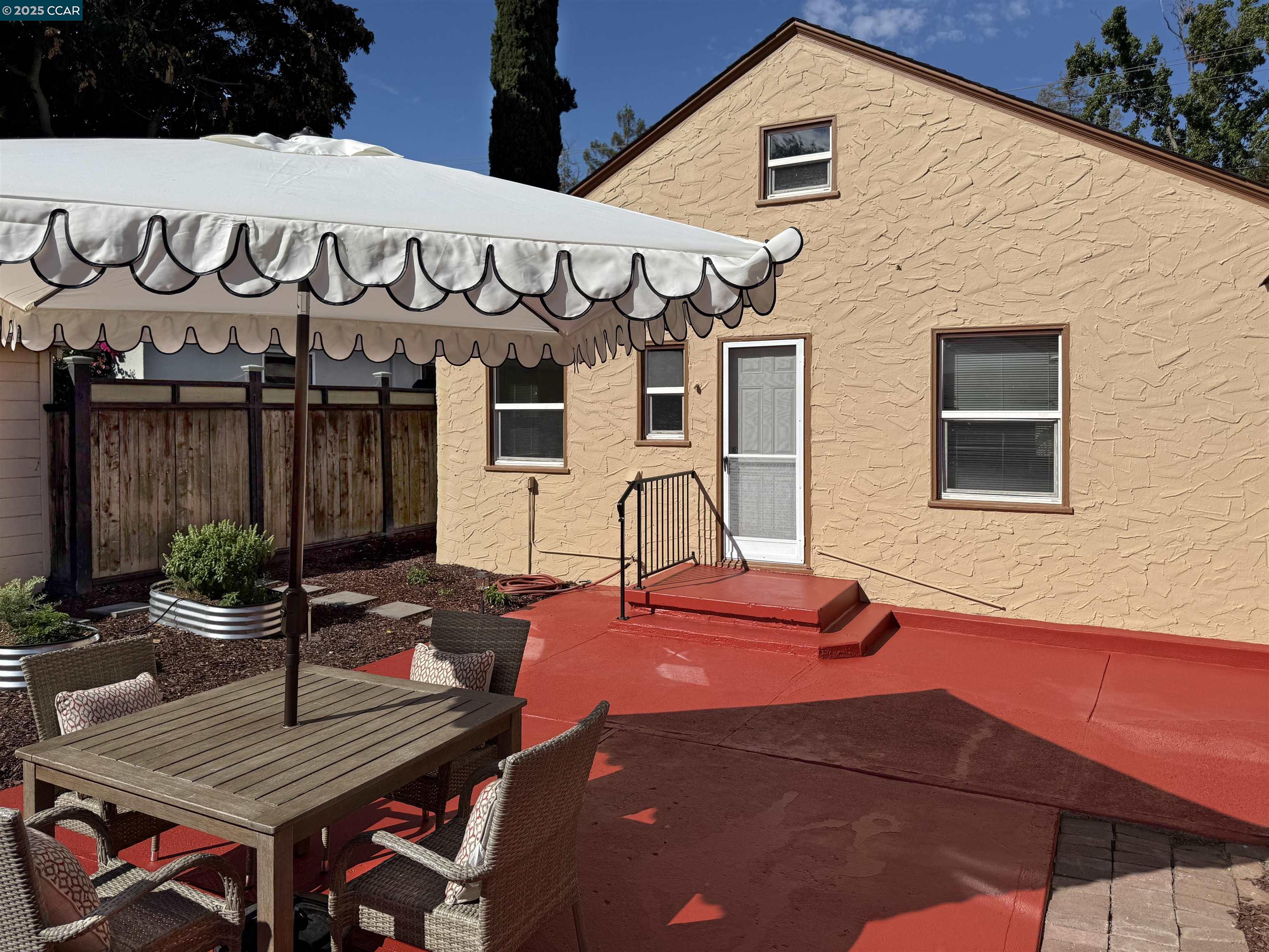 2535 Alhambra Ave