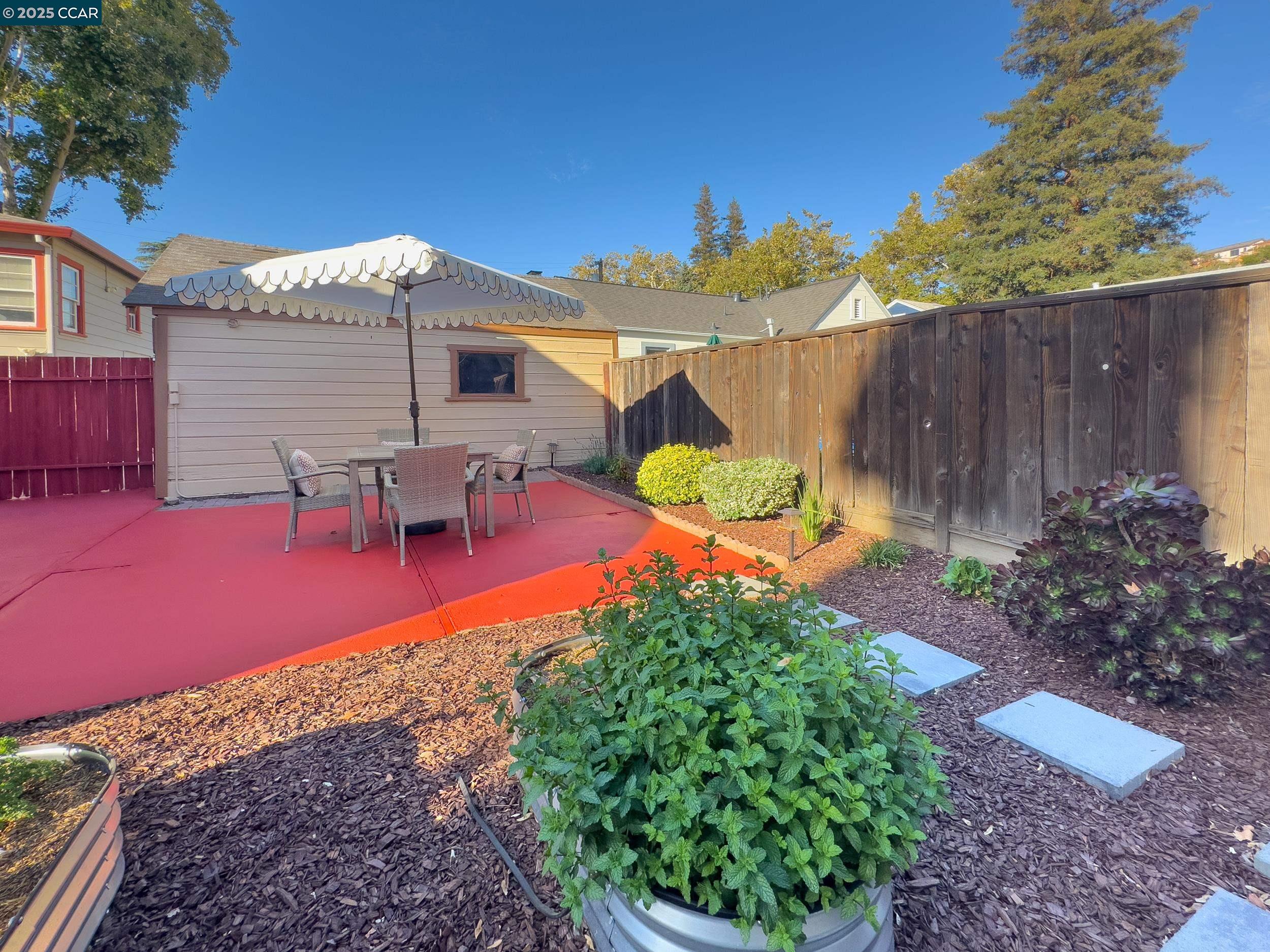 2535 Alhambra Ave