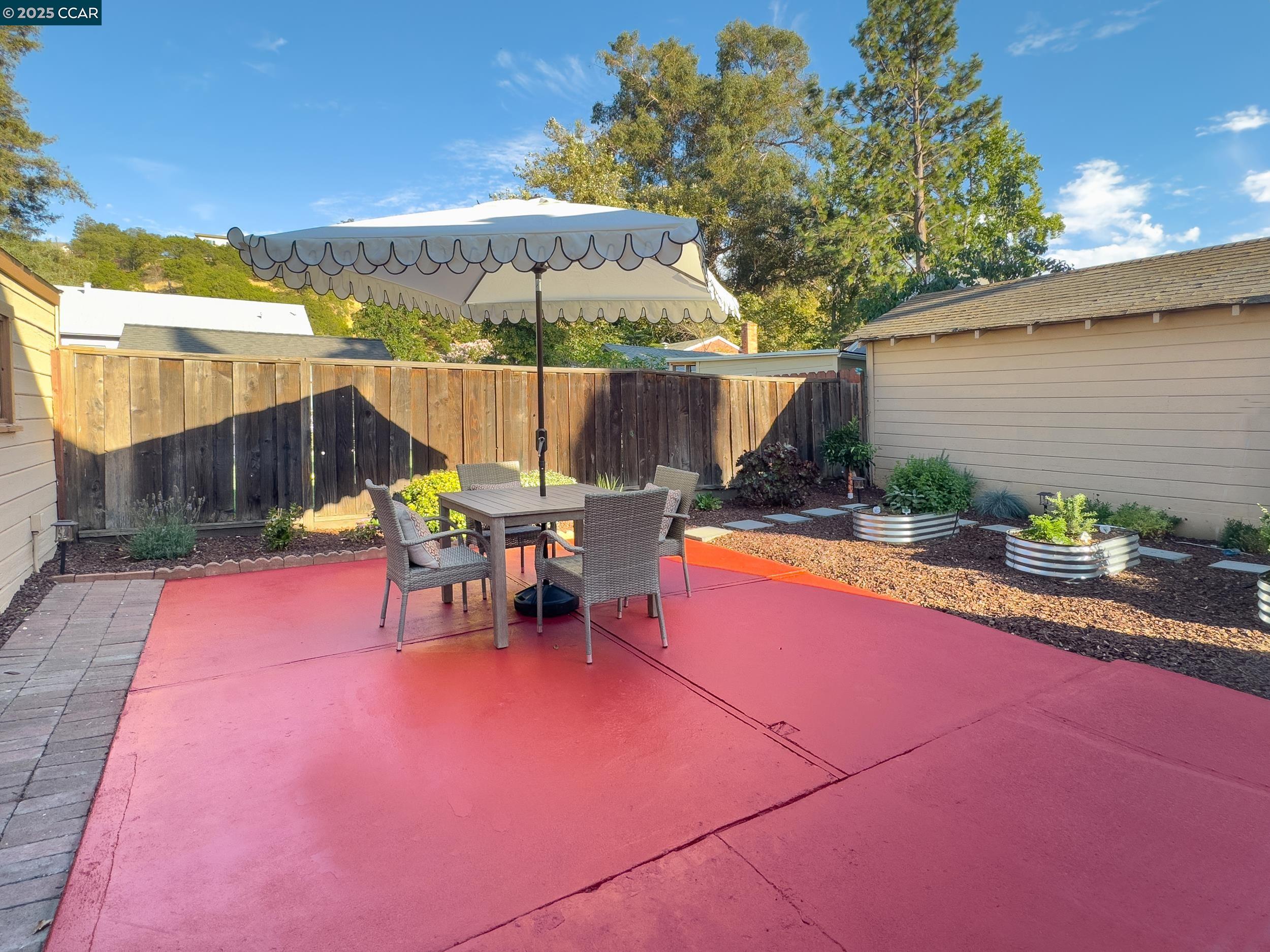 2535 Alhambra Ave