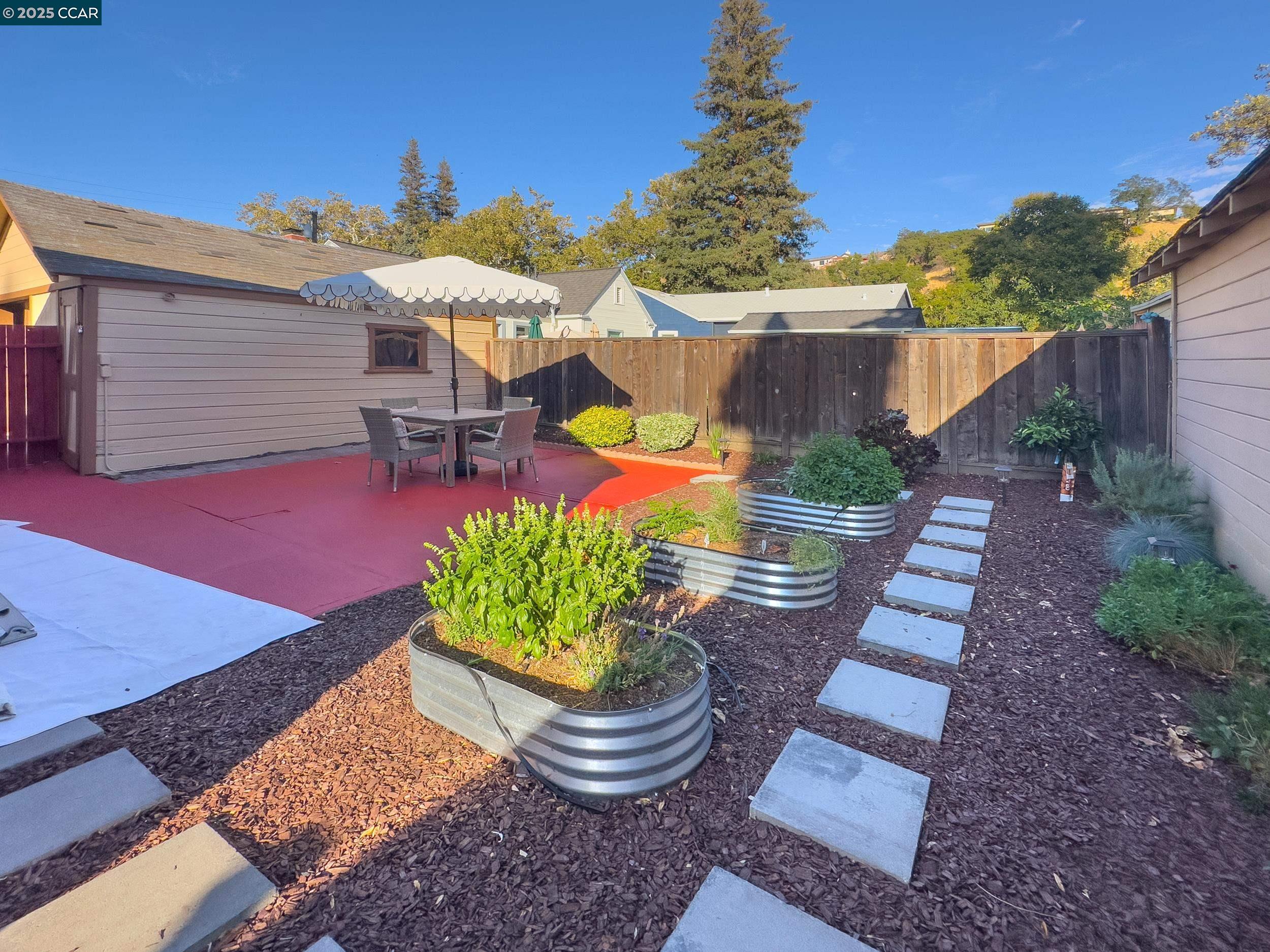 2535 Alhambra Ave