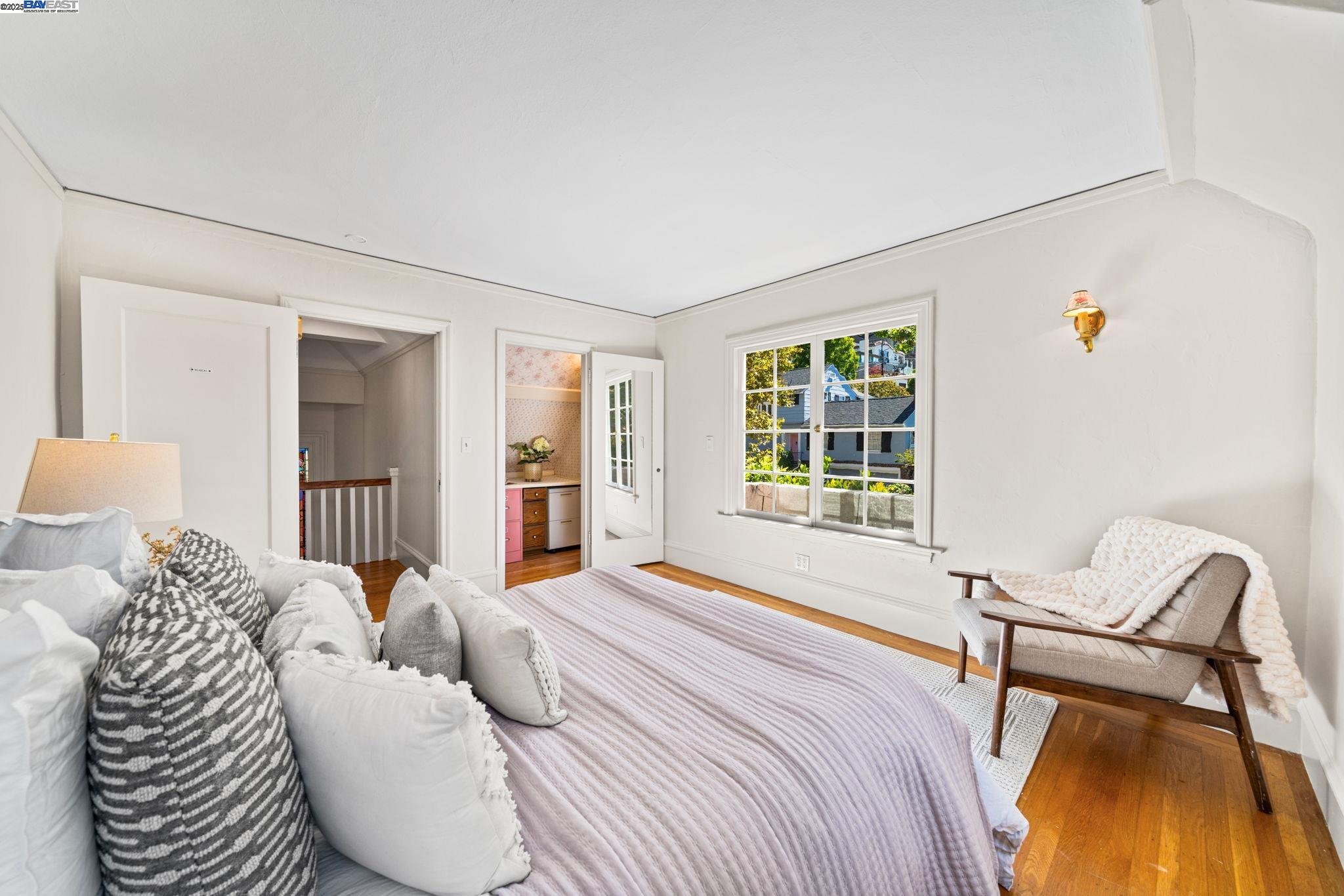 1462 Trestle Glen Rd