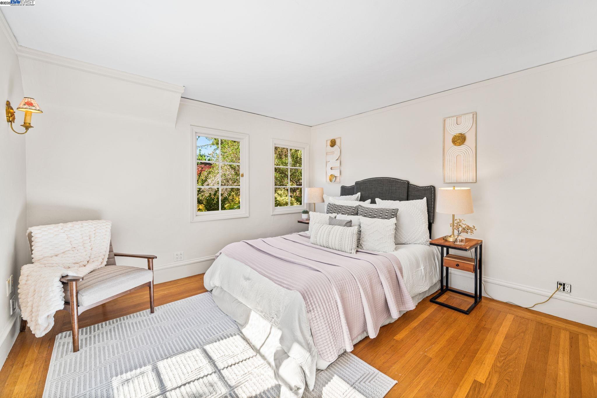 1462 Trestle Glen Rd