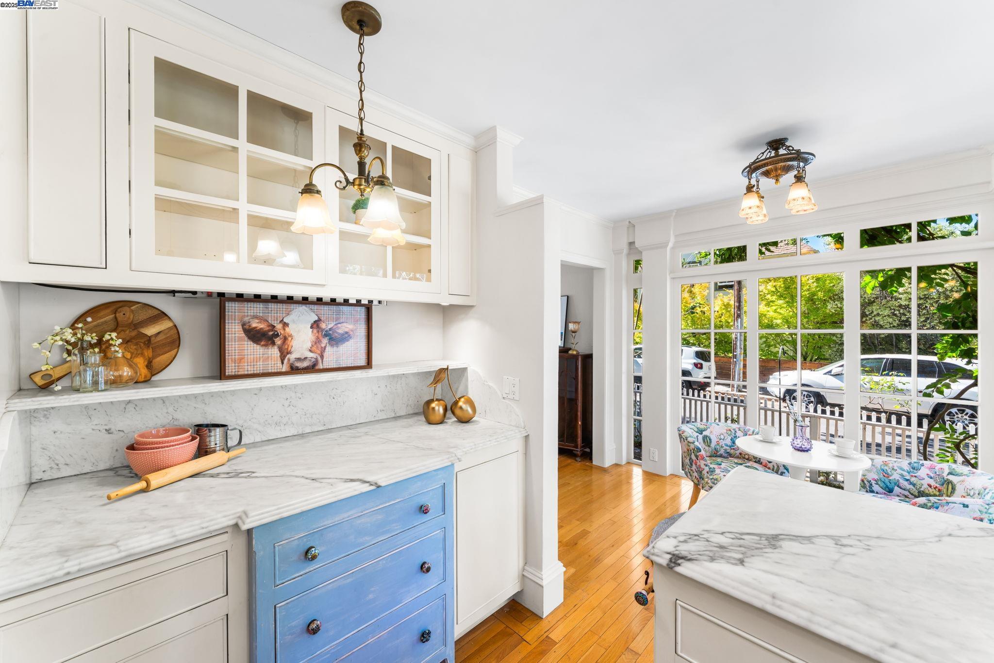 1462 Trestle Glen Rd