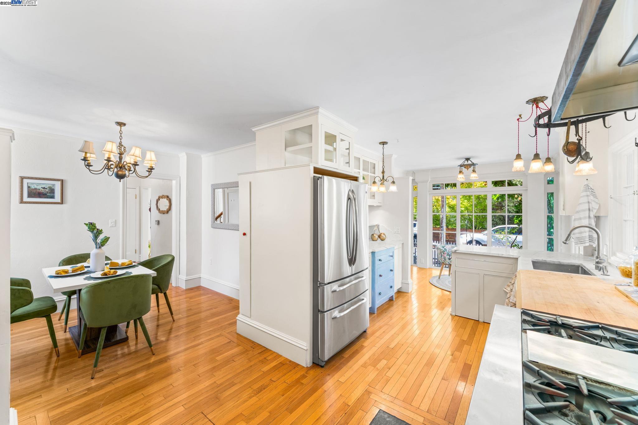 1462 Trestle Glen Rd