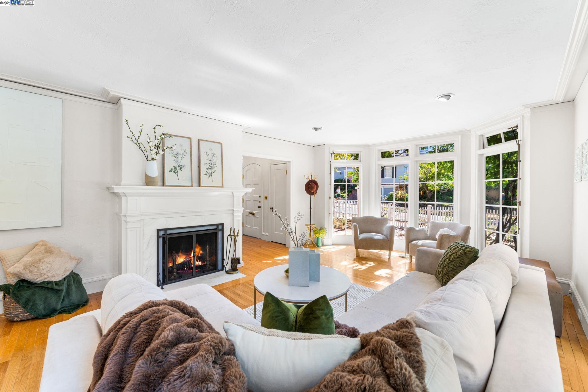 1462 Trestle Glen Rd