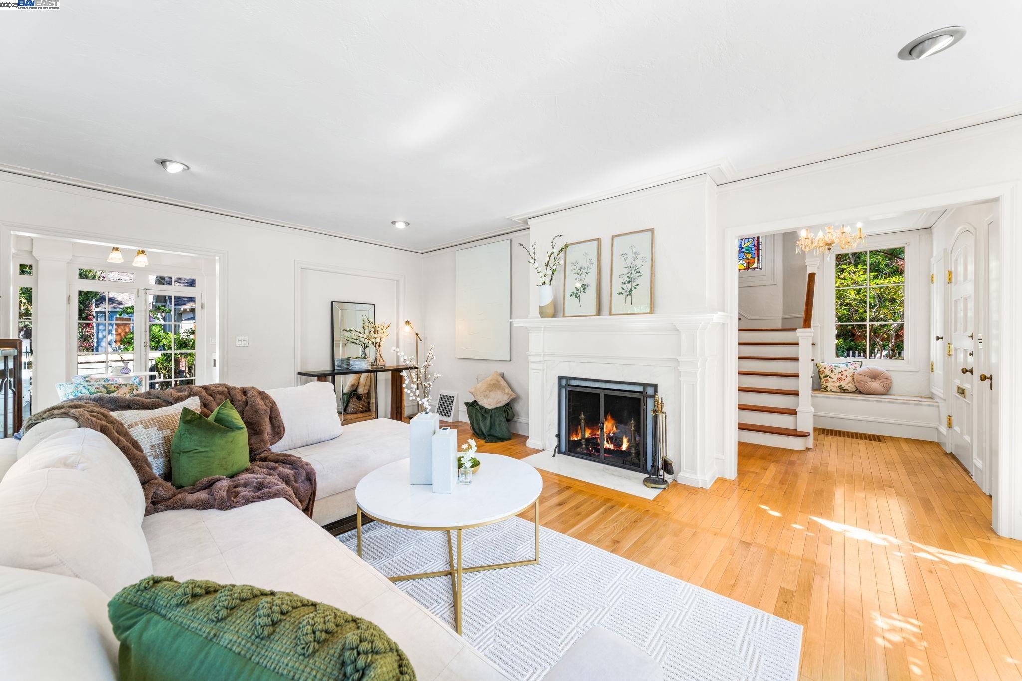 1462 Trestle Glen Rd