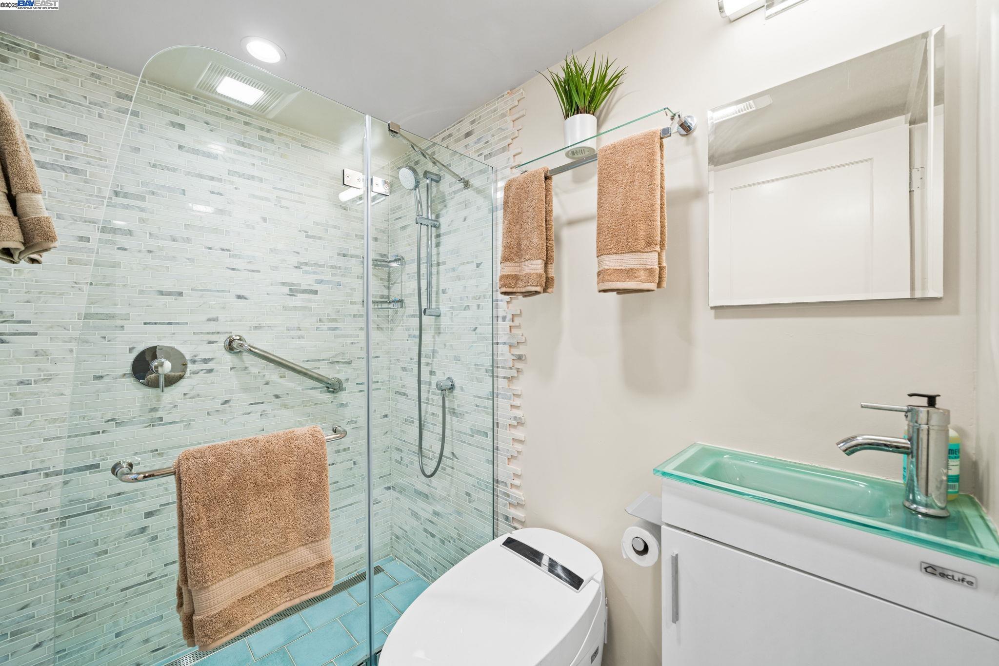 1462 Trestle Glen Rd