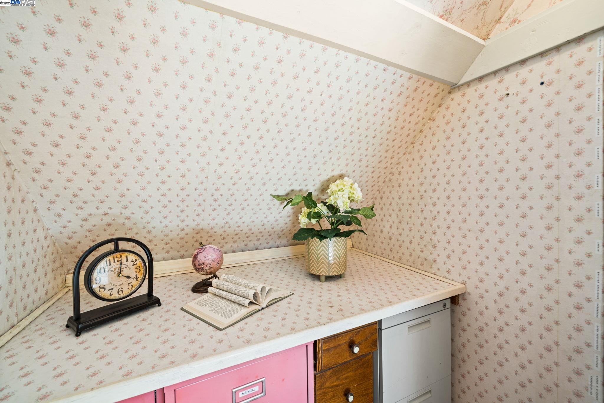 1462 Trestle Glen Rd