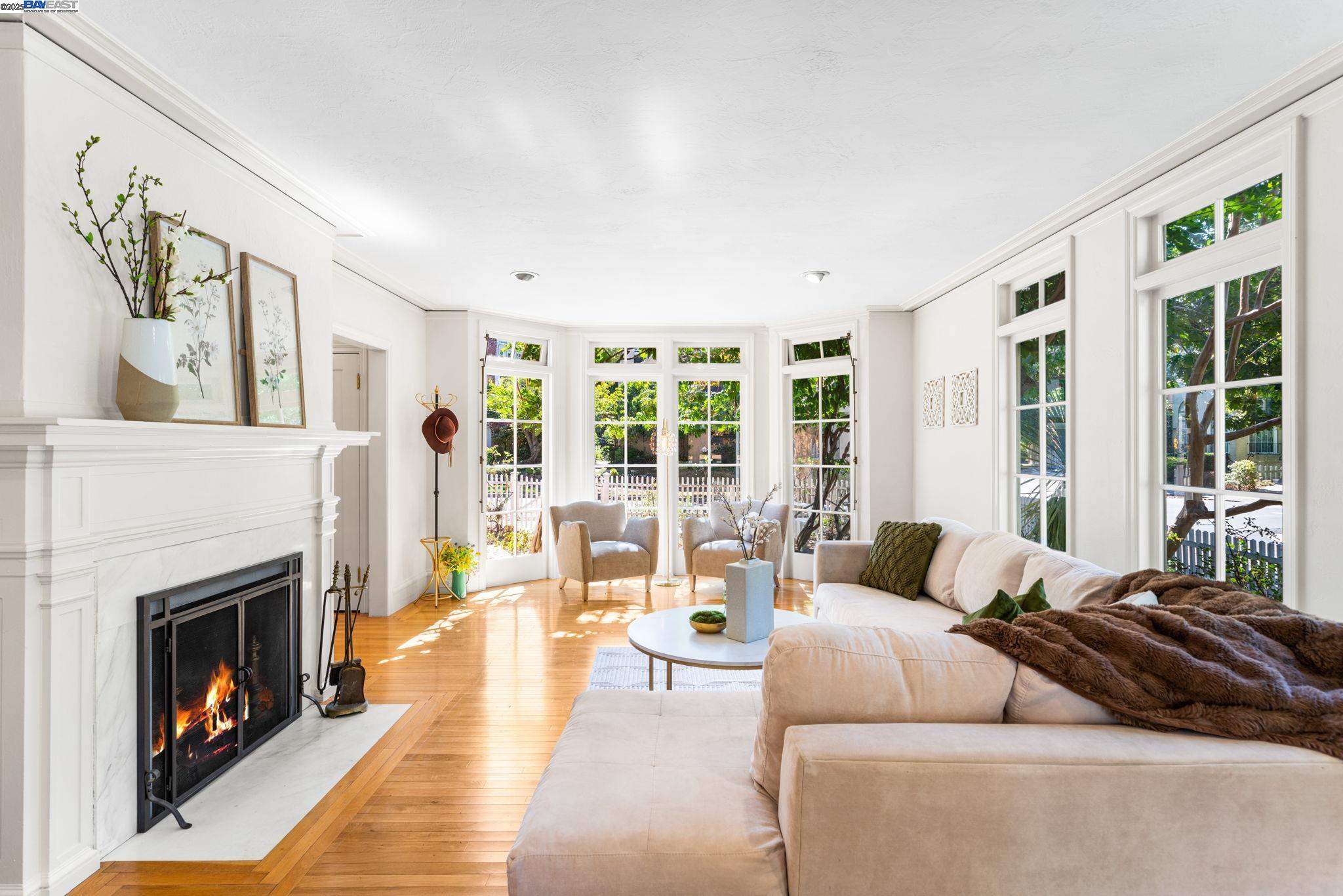 1462 Trestle Glen Rd