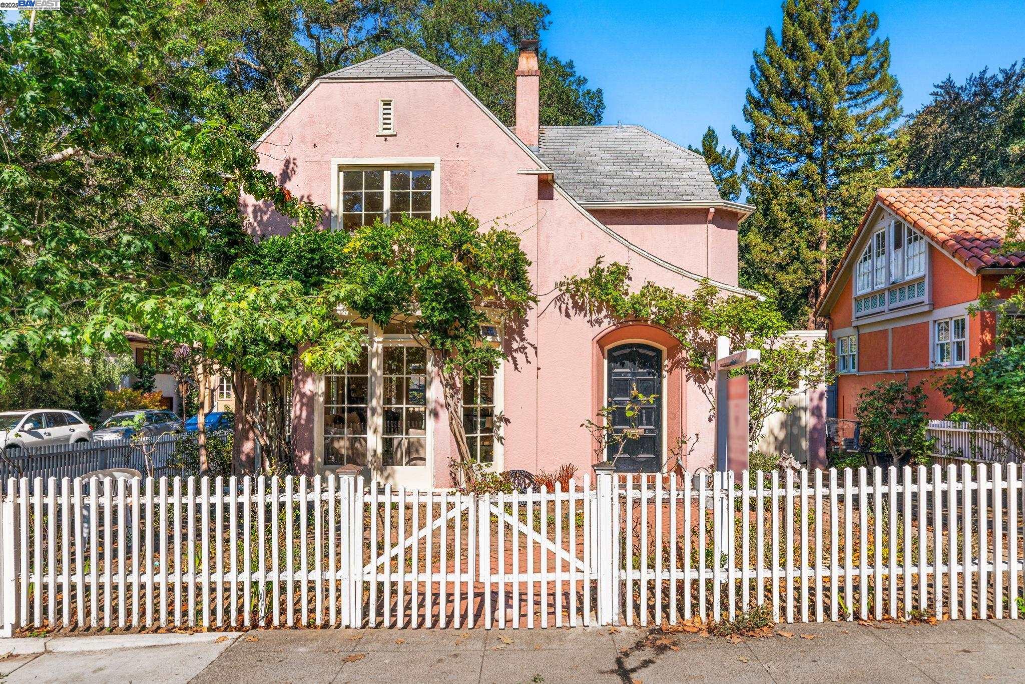 1462 Trestle Glen Rd