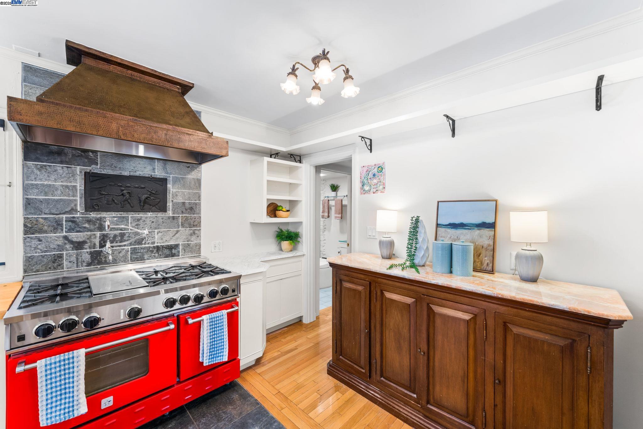 1462 Trestle Glen Rd