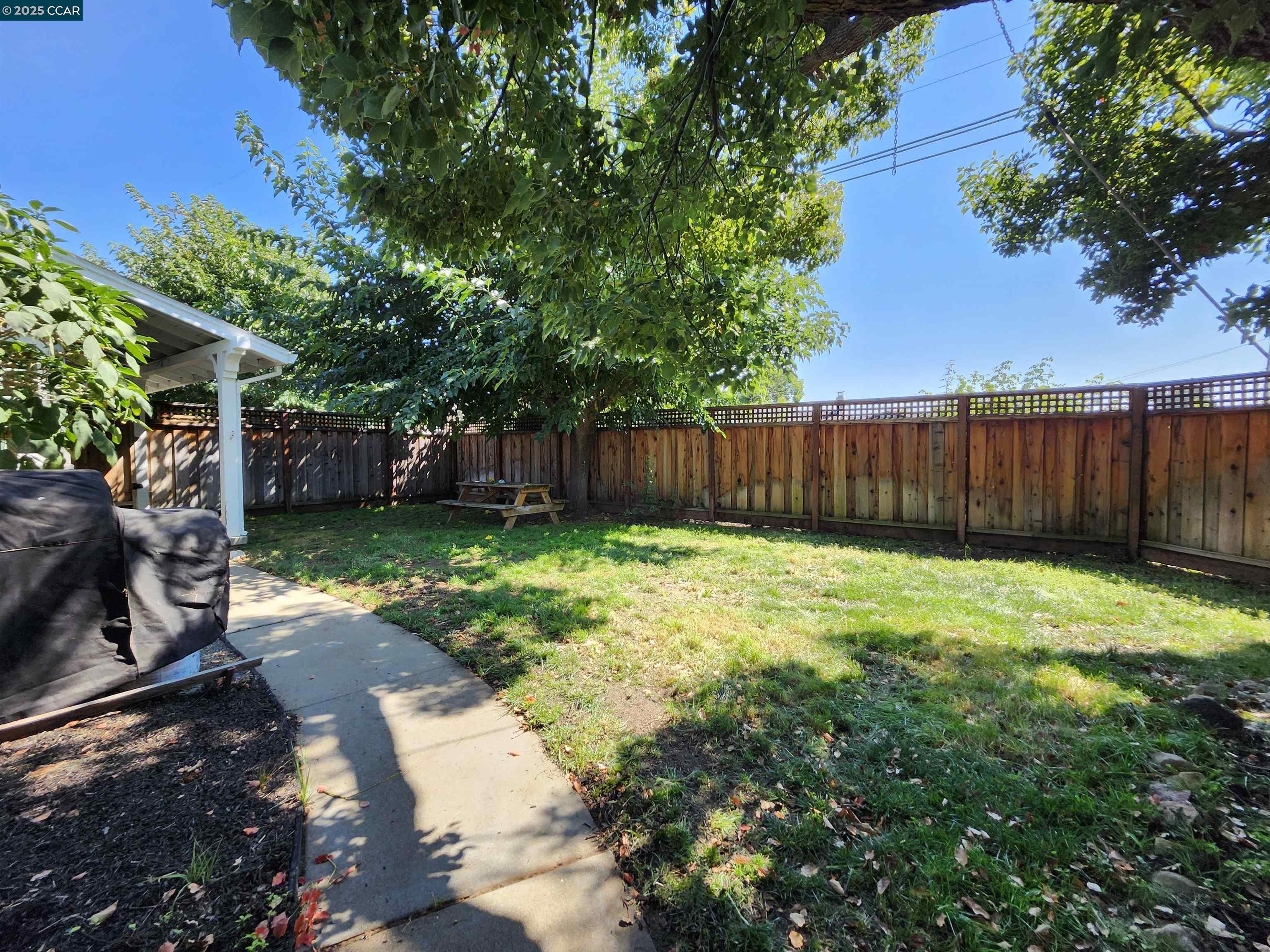 3479 Rose Ct