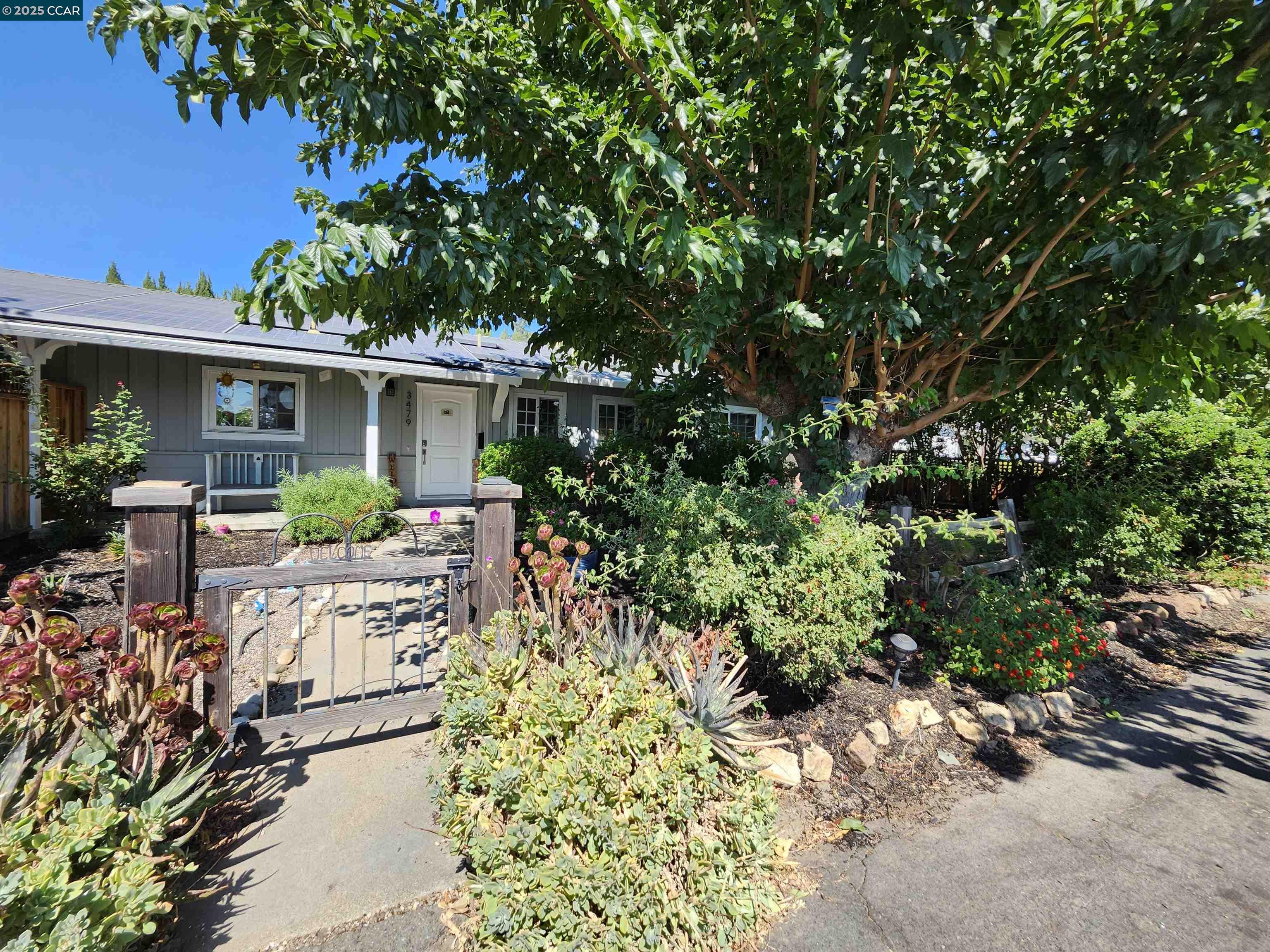 3479 Rose Ct