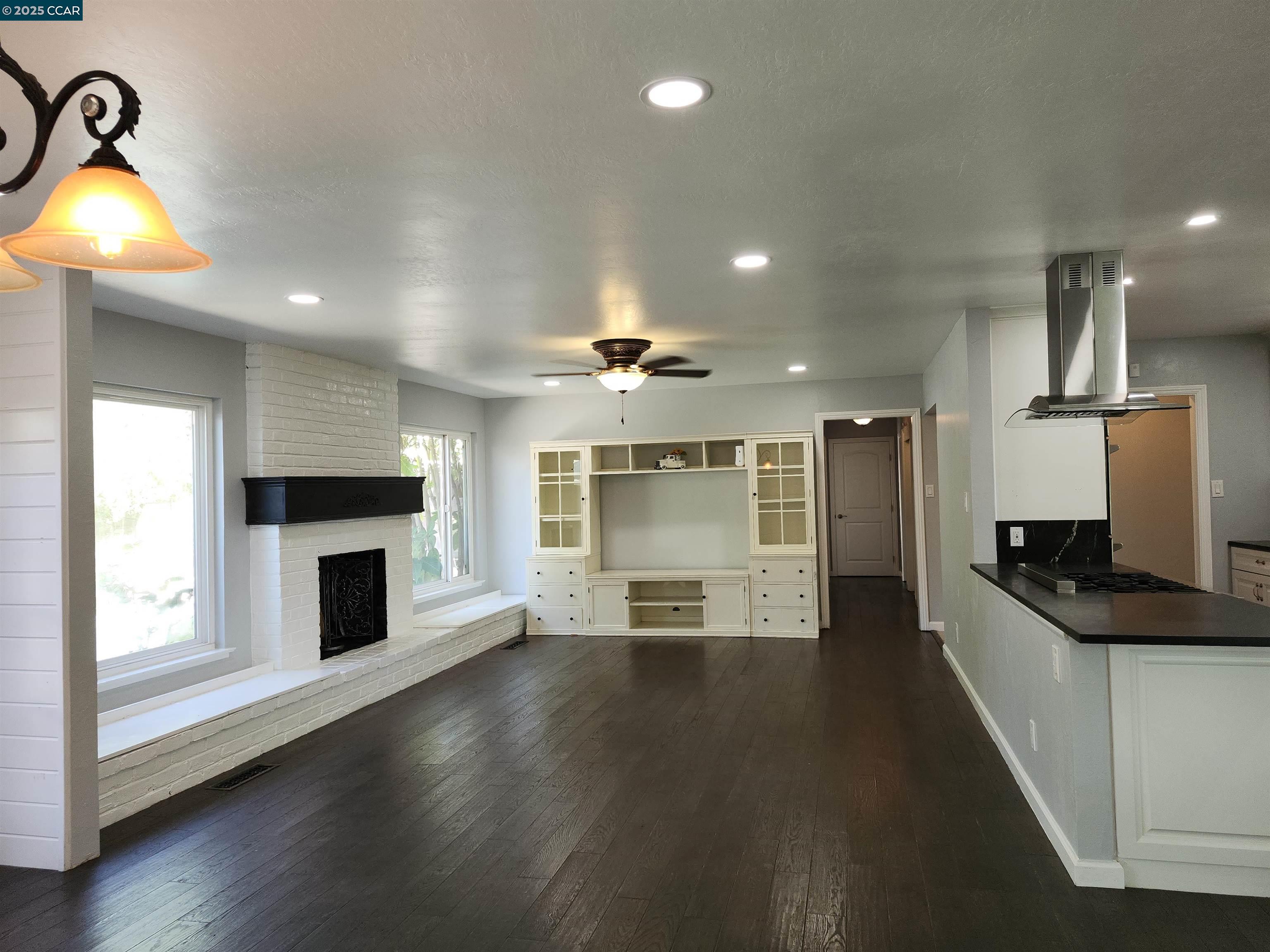 3479 Rose Ct