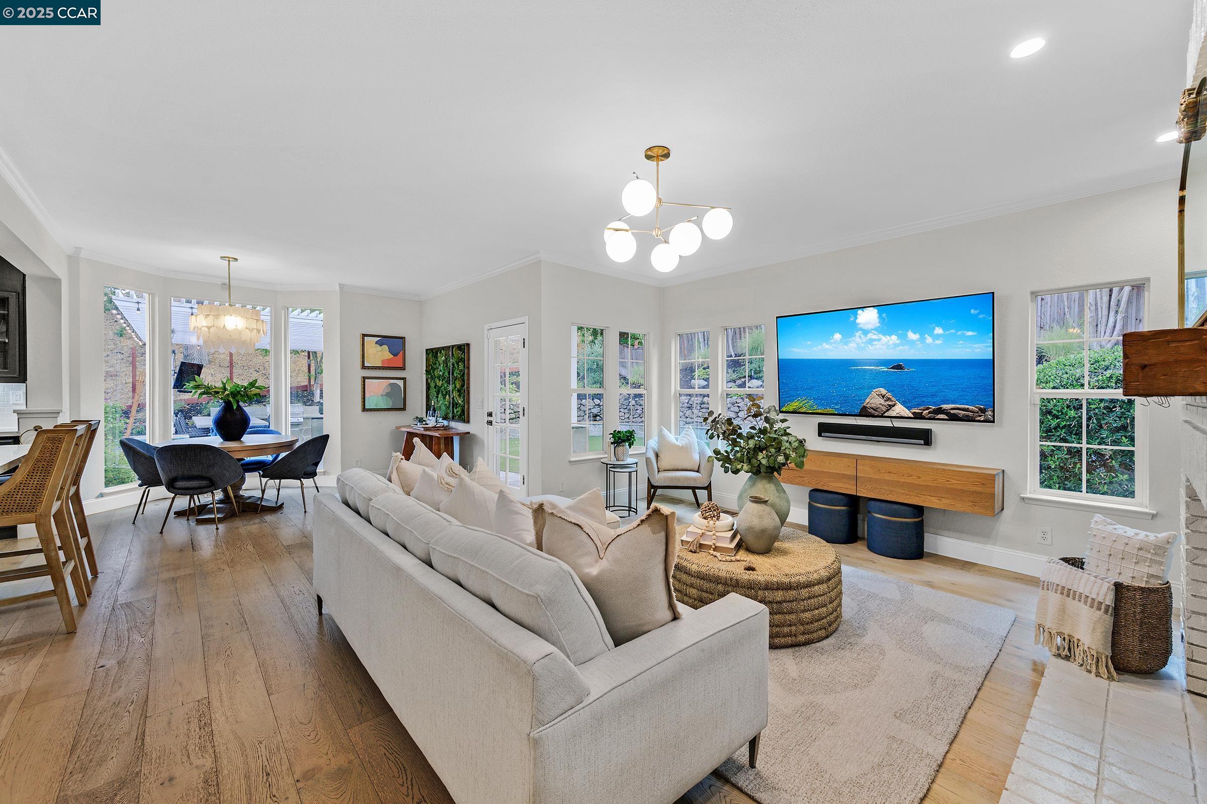 102 Leafield Rd