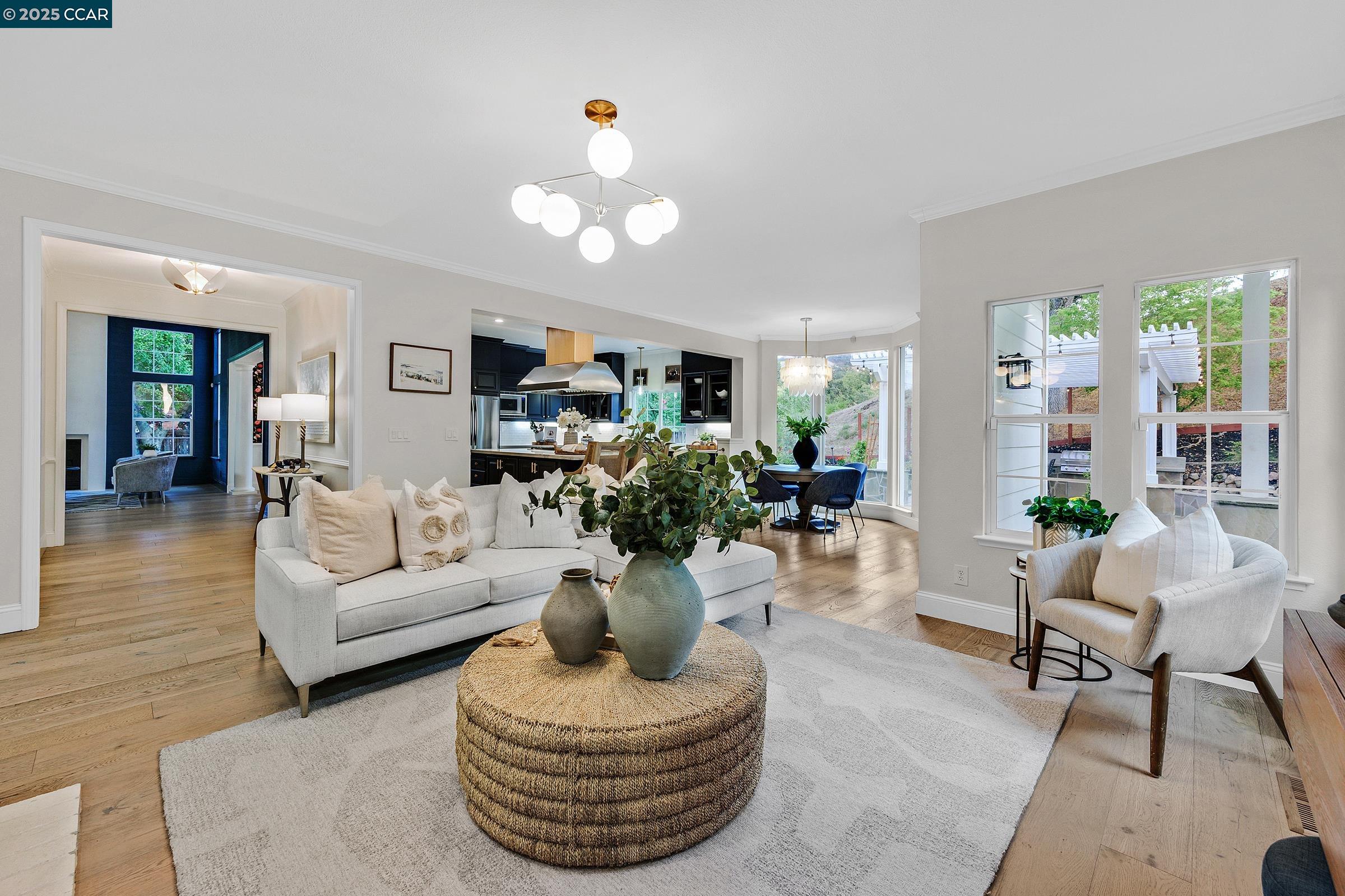 102 Leafield Rd