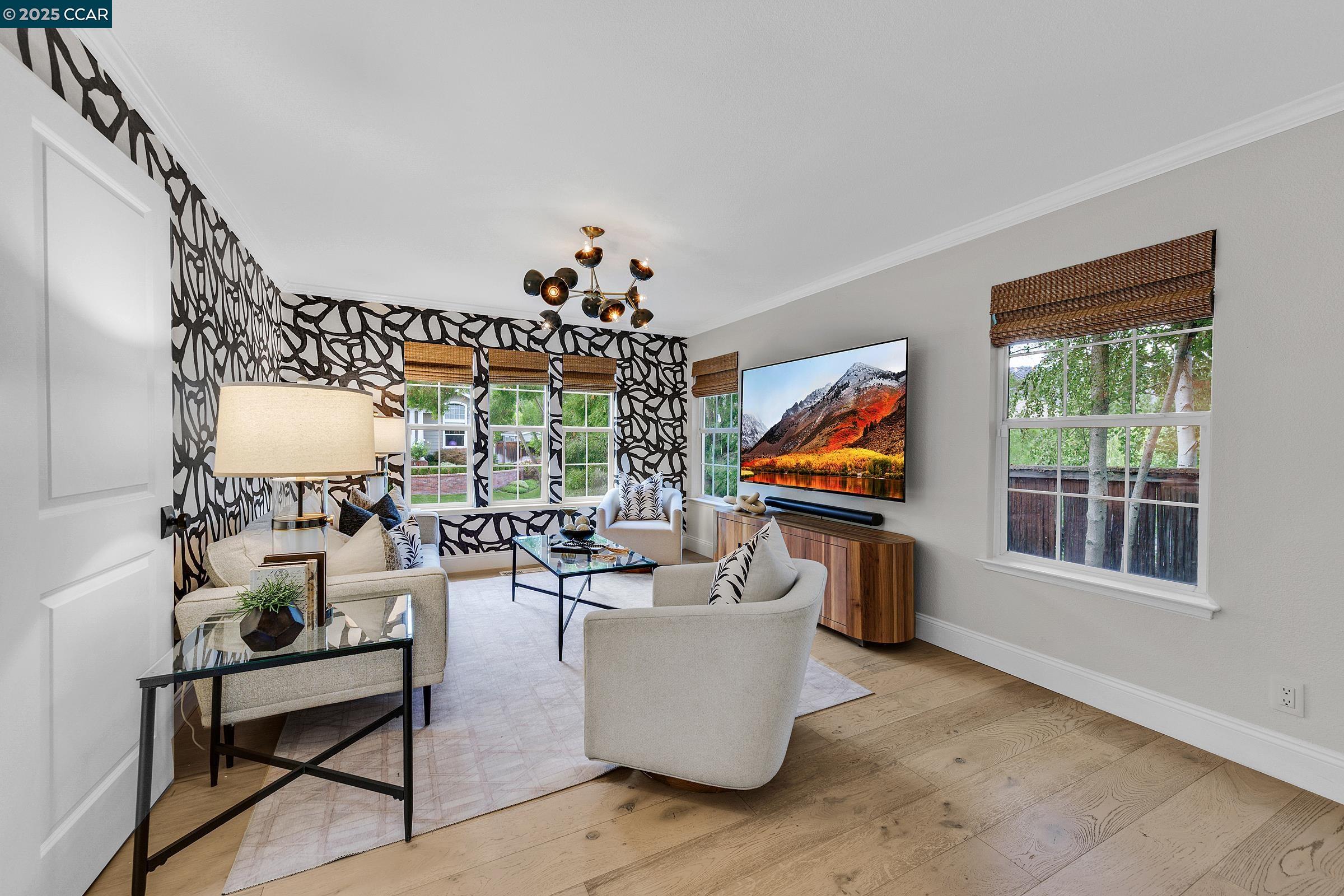 102 Leafield Rd