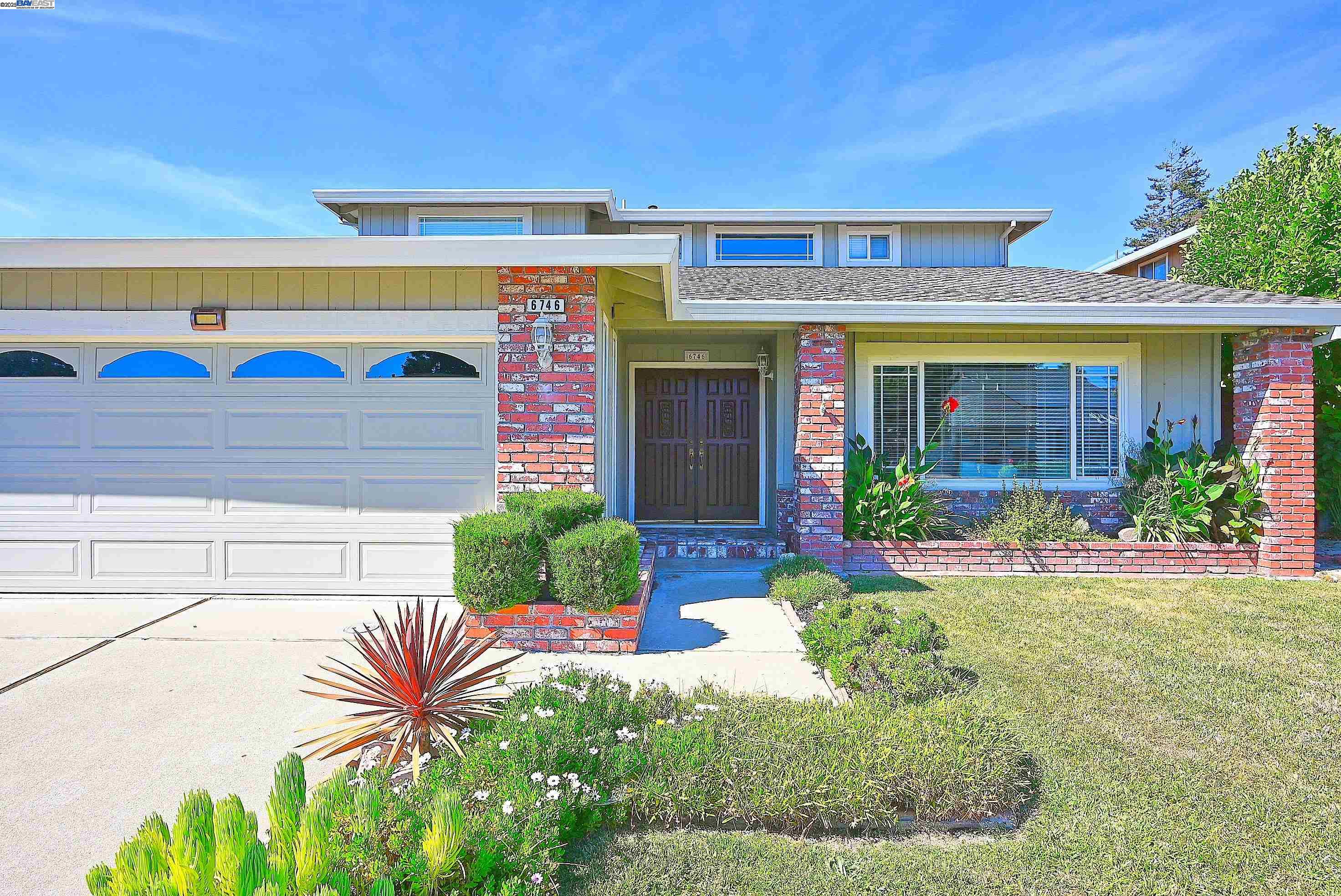 6746 Sapphire St