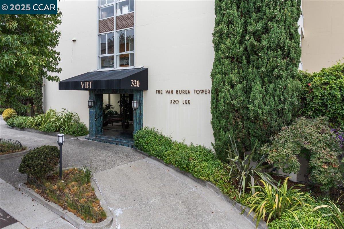 320 Lee St # 202