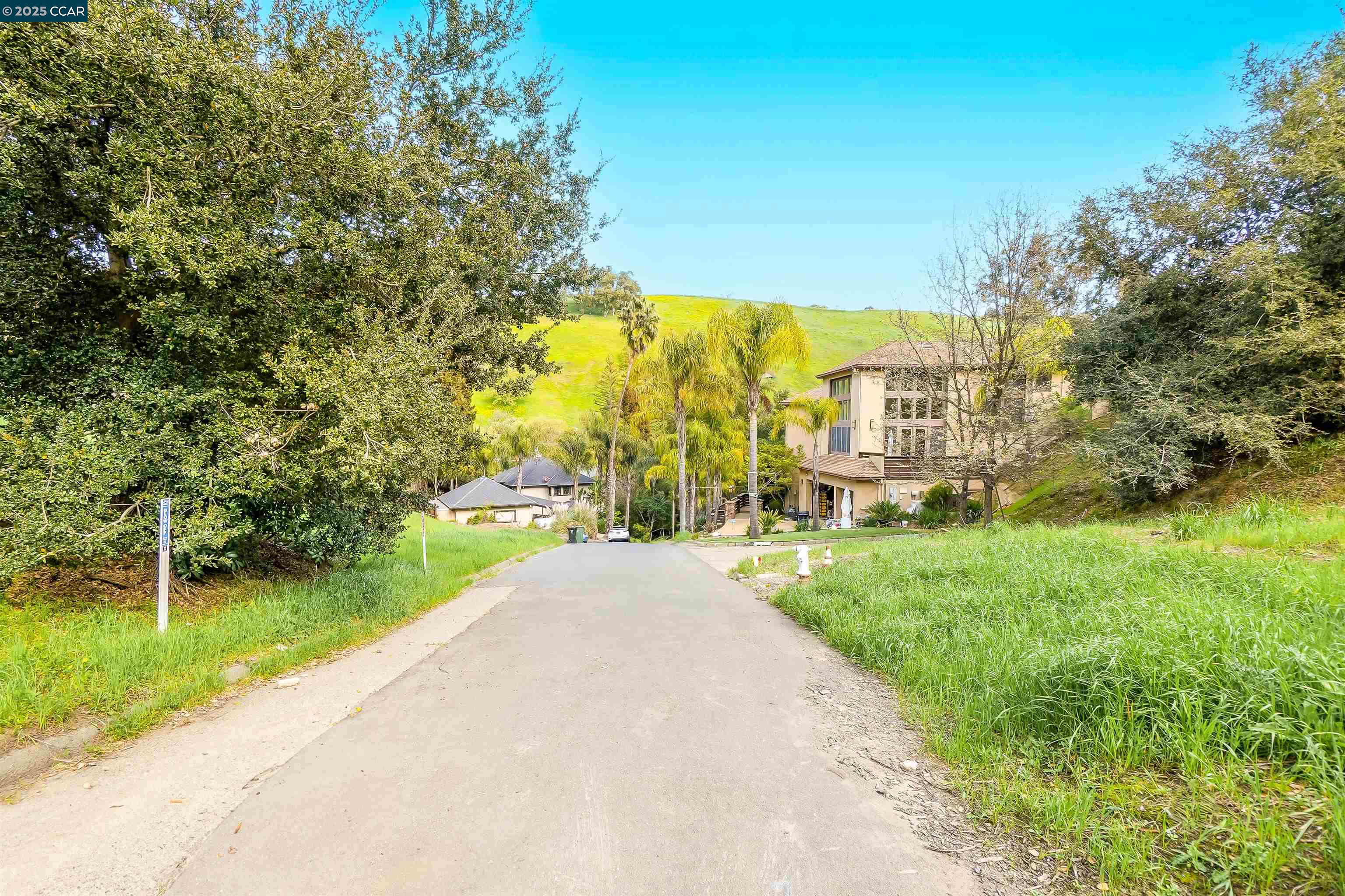 40 Rodrigues Ln