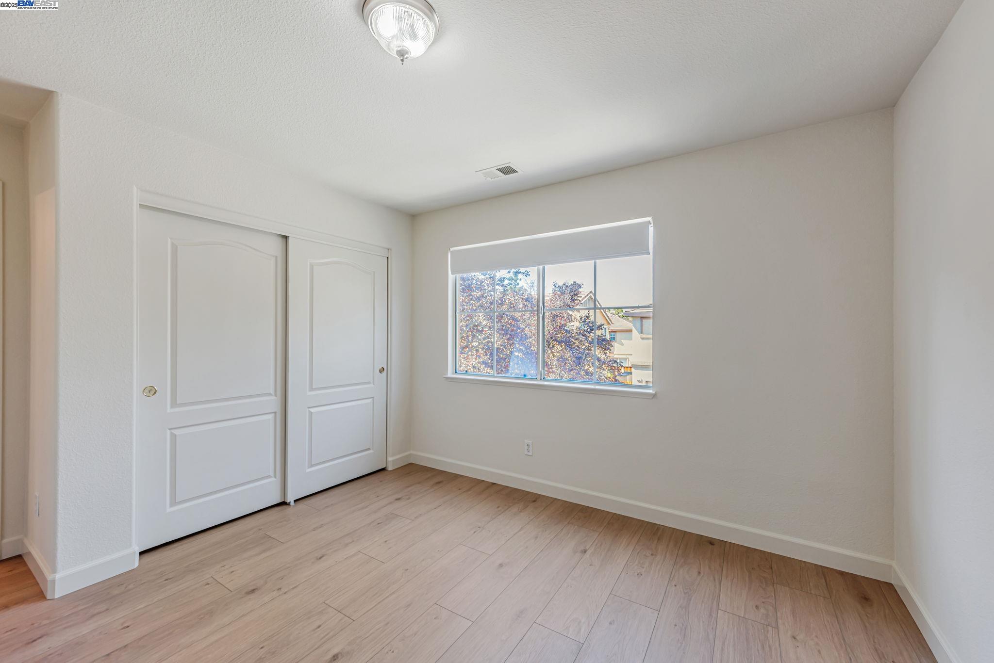 215 Marquis Ter